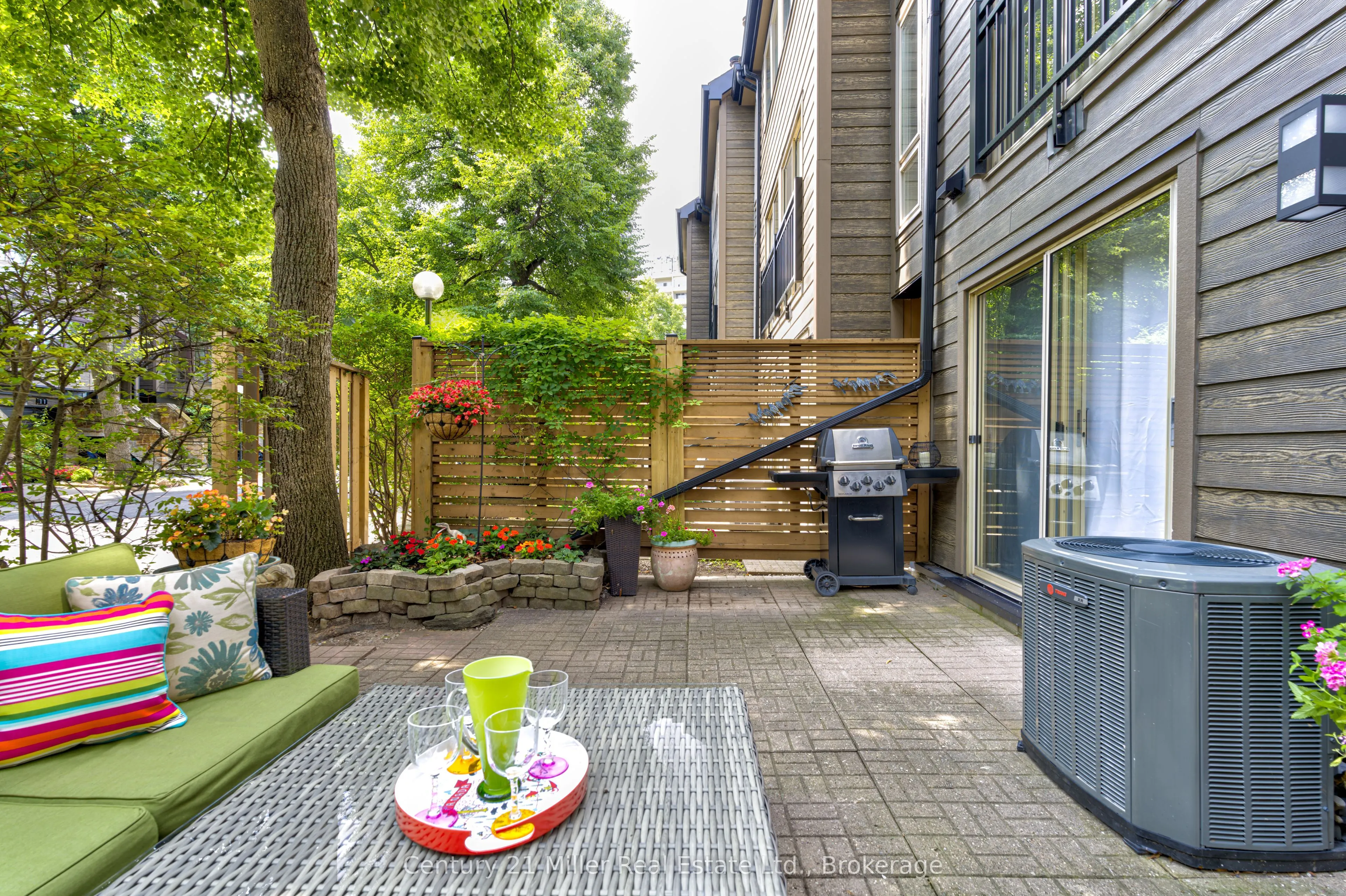 1120 Queens Avenue, #17