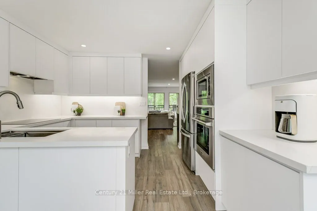 1120 Queens Avenue, #17