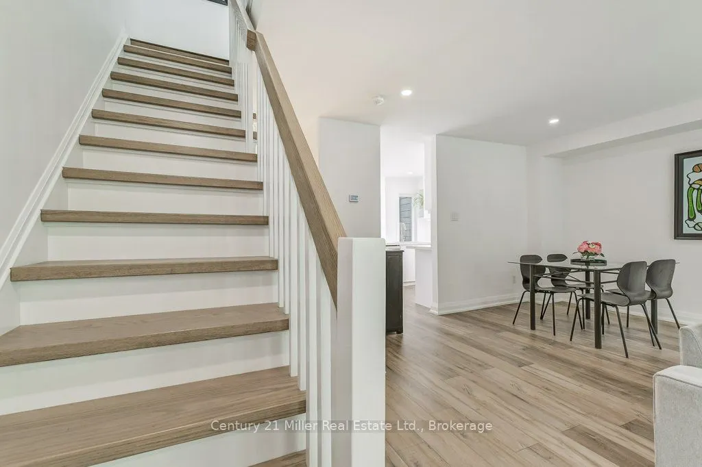 1120 Queens Avenue, #17