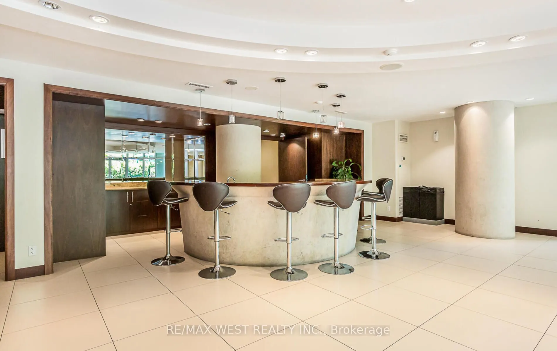 220 Burnhamthorpe Road W, #2001