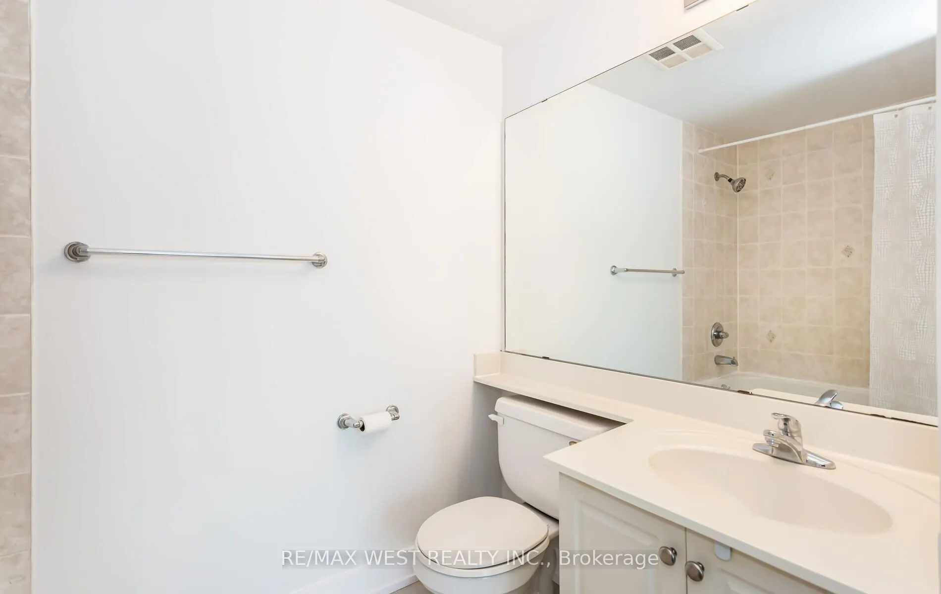 220 Burnhamthorpe Road W, #2001