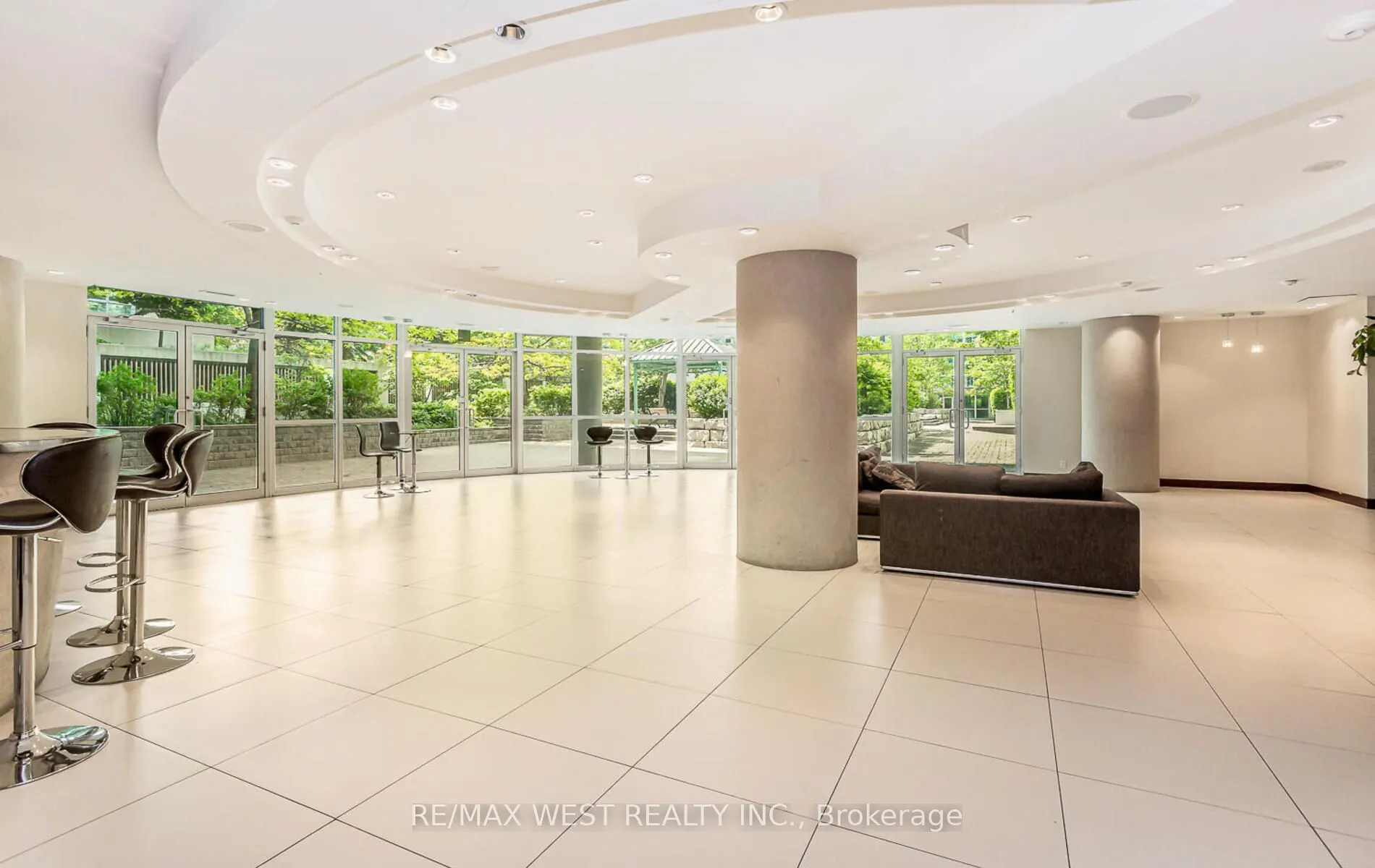 220 Burnhamthorpe Road W, #2001