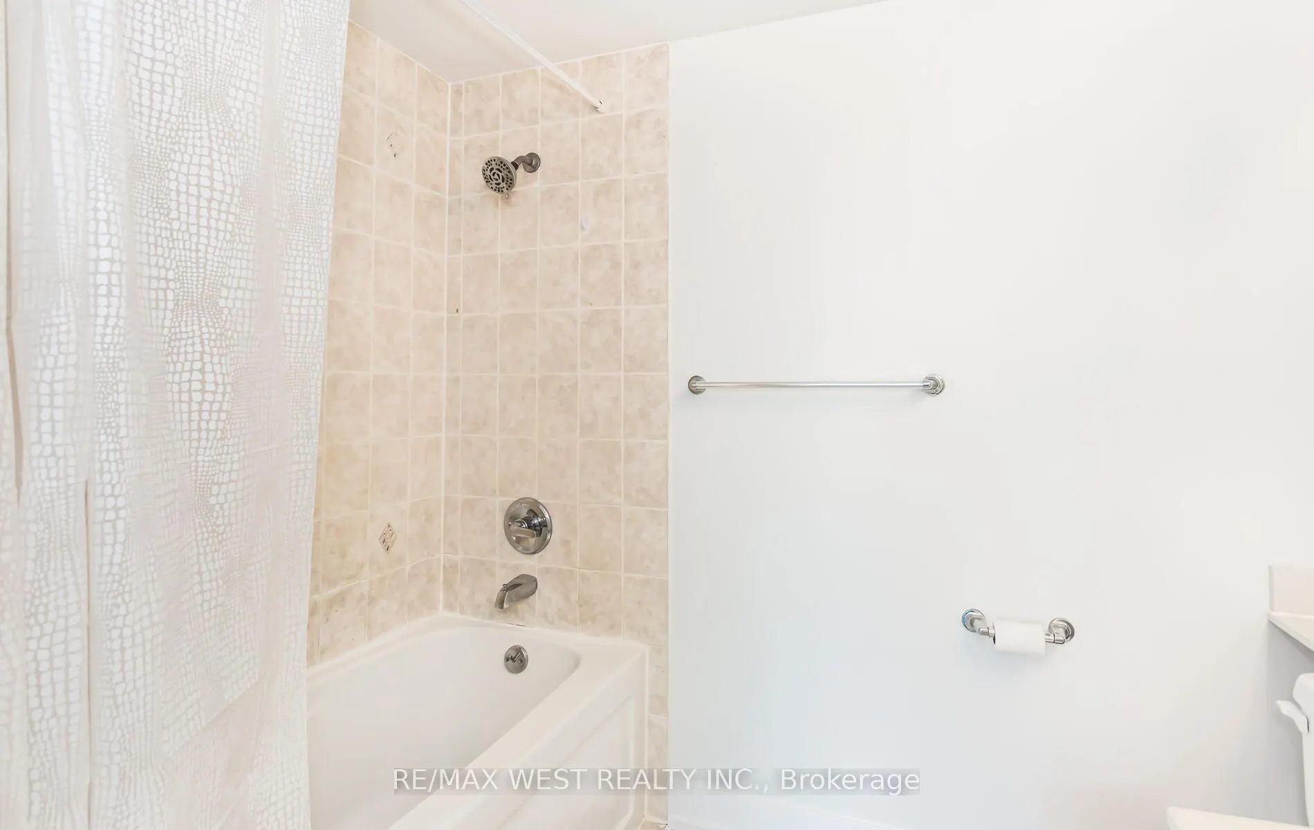 220 Burnhamthorpe Road W, #2001