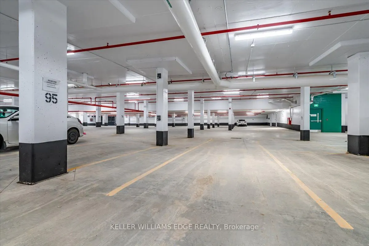 95 Dundas Street W, #404
