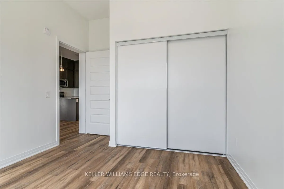 95 Dundas Street W, #404