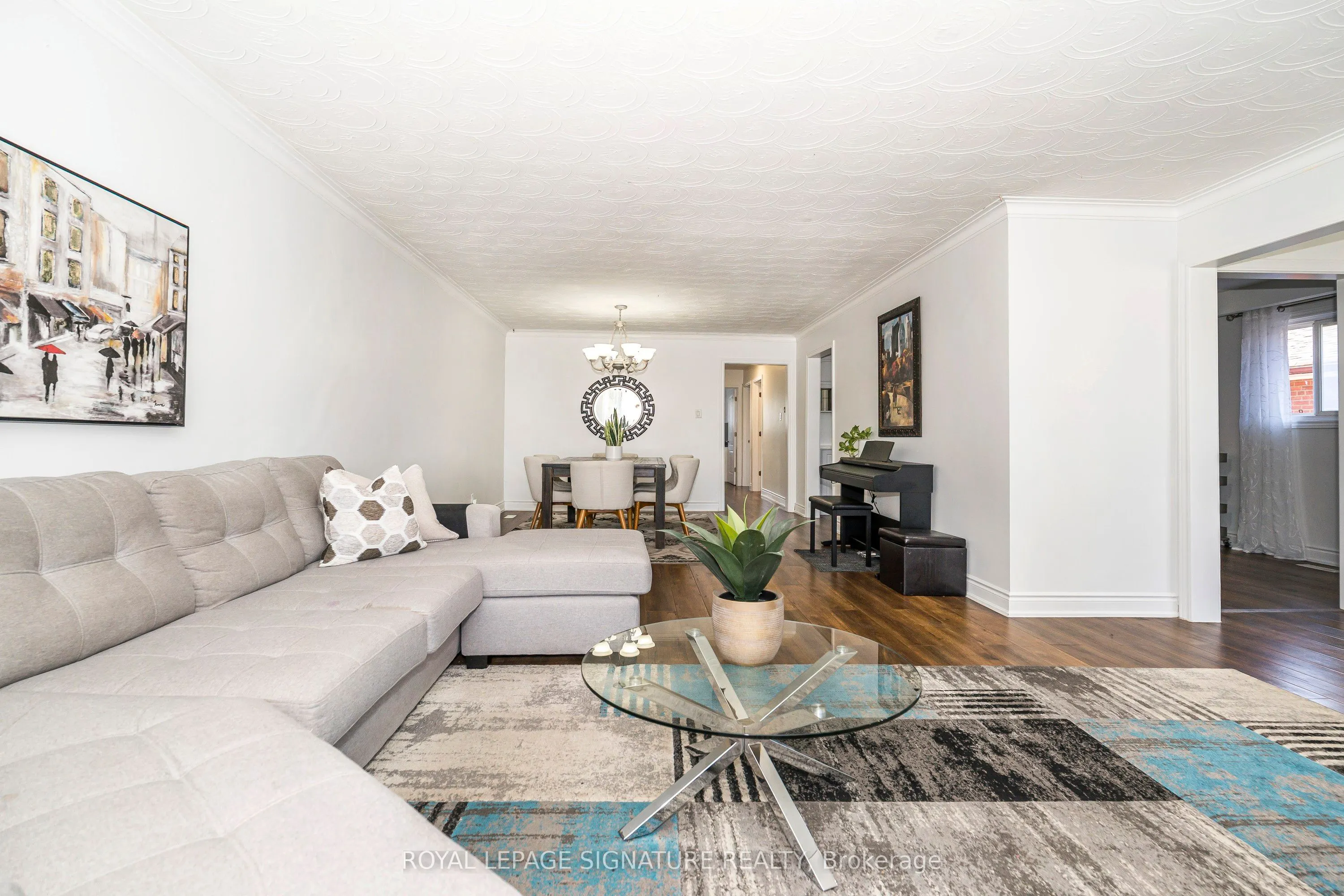 3562 Laddie Crescent