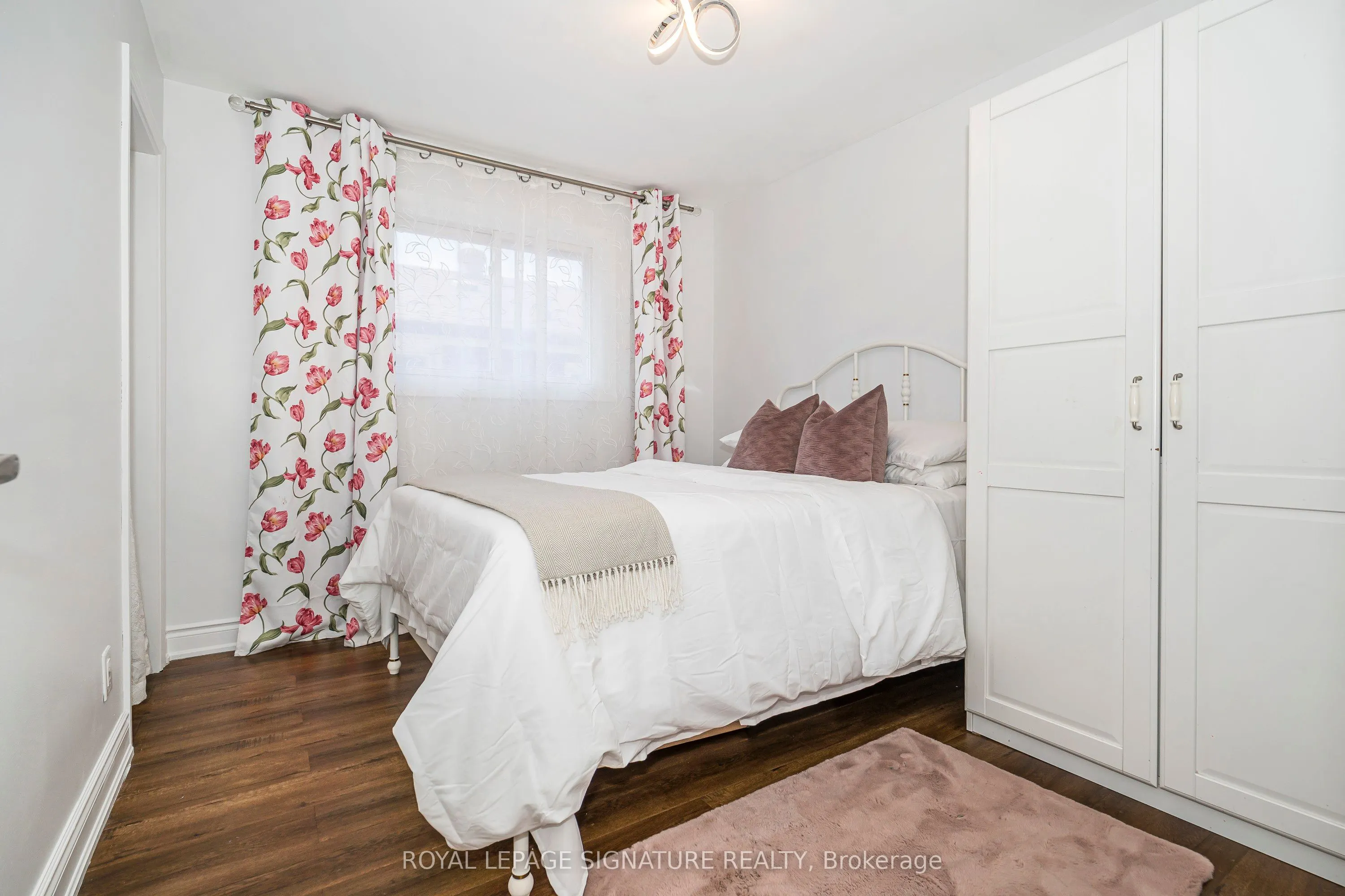 3562 Laddie Crescent