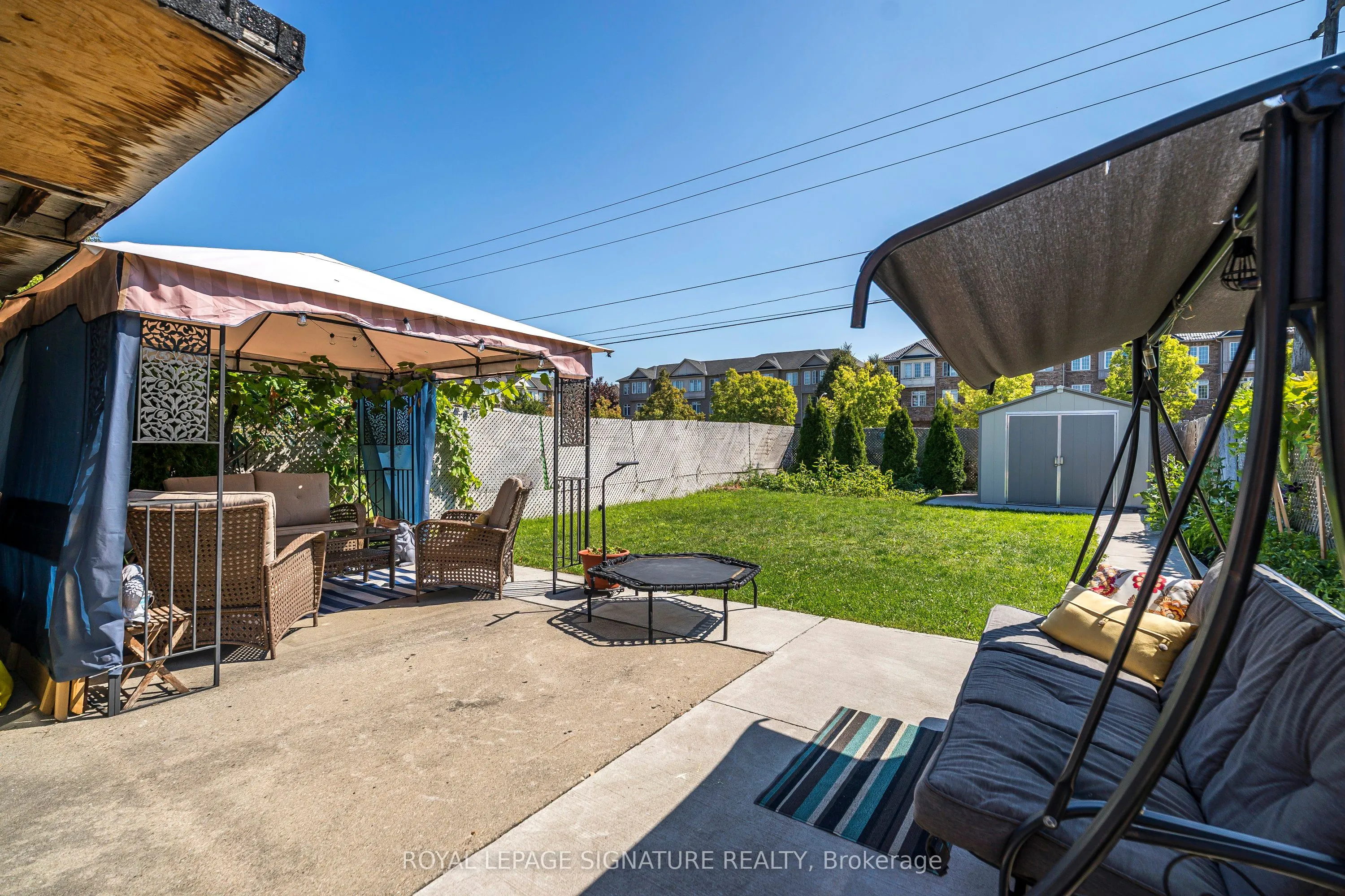 3562 Laddie Crescent