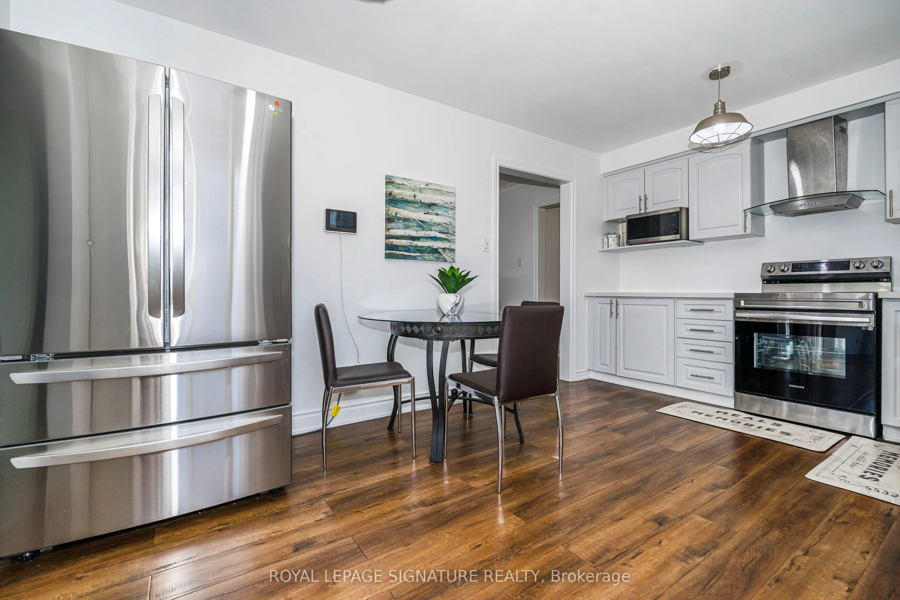 3562 Laddie Crescent