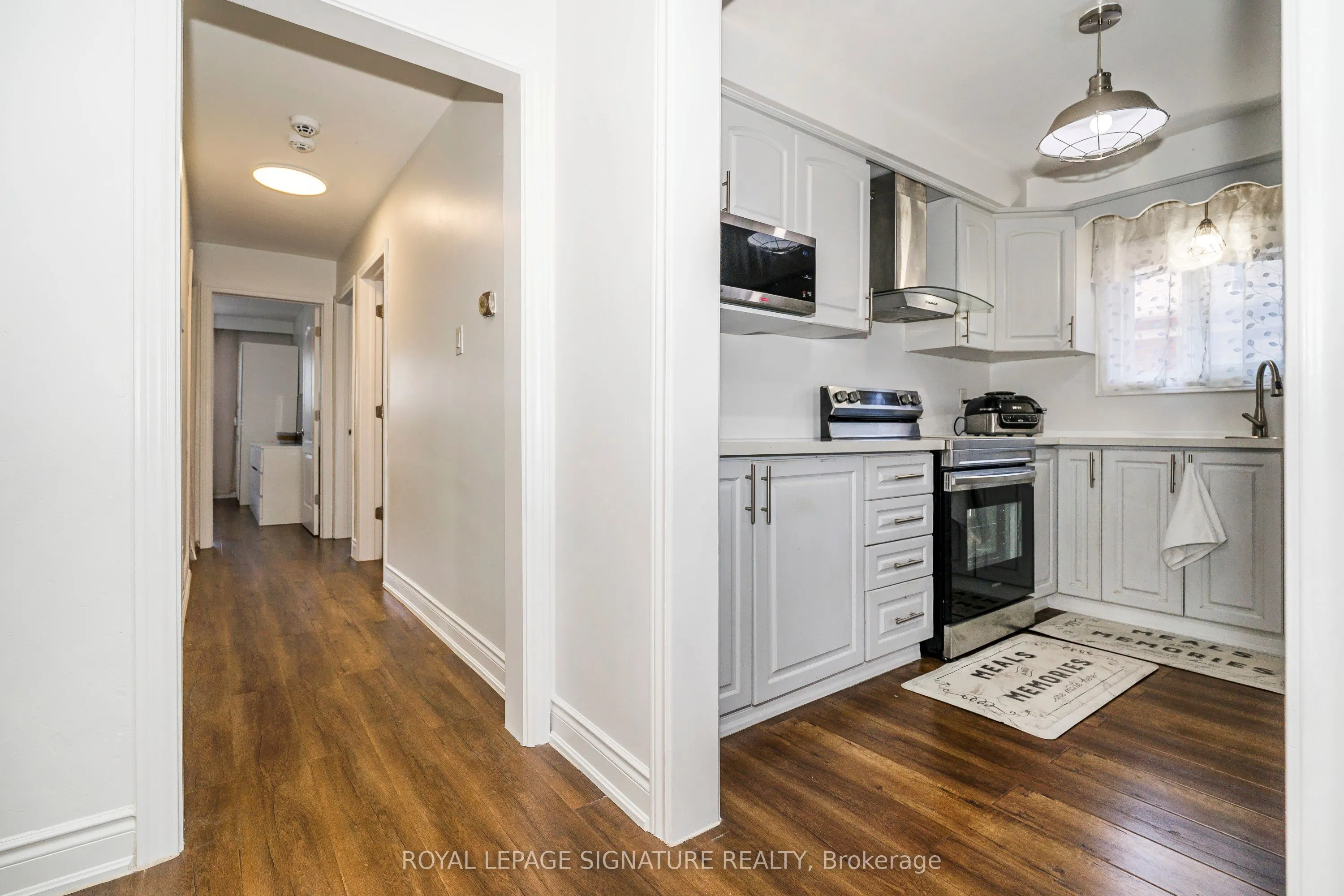3562 Laddie Crescent