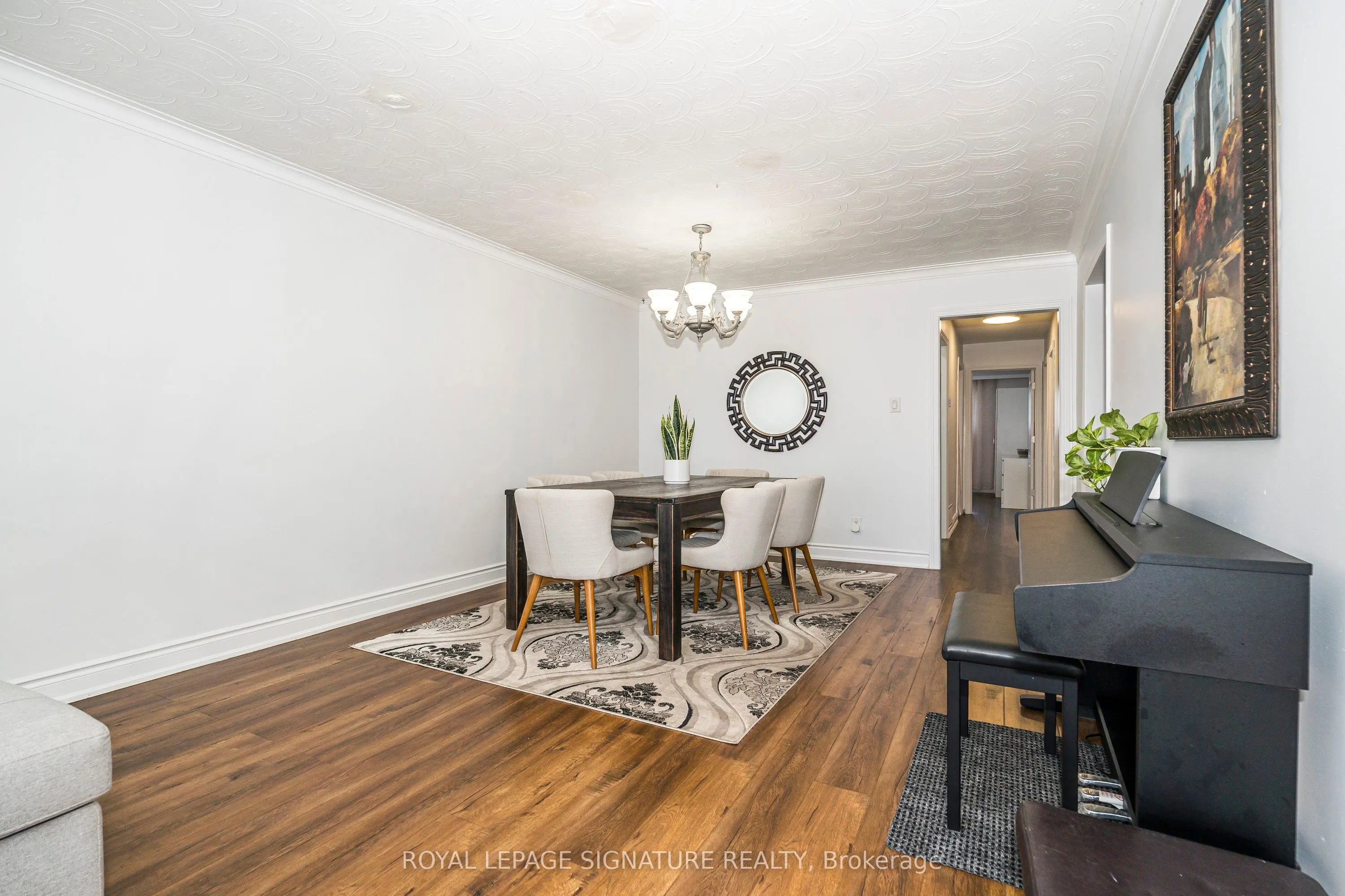 3562 Laddie Crescent