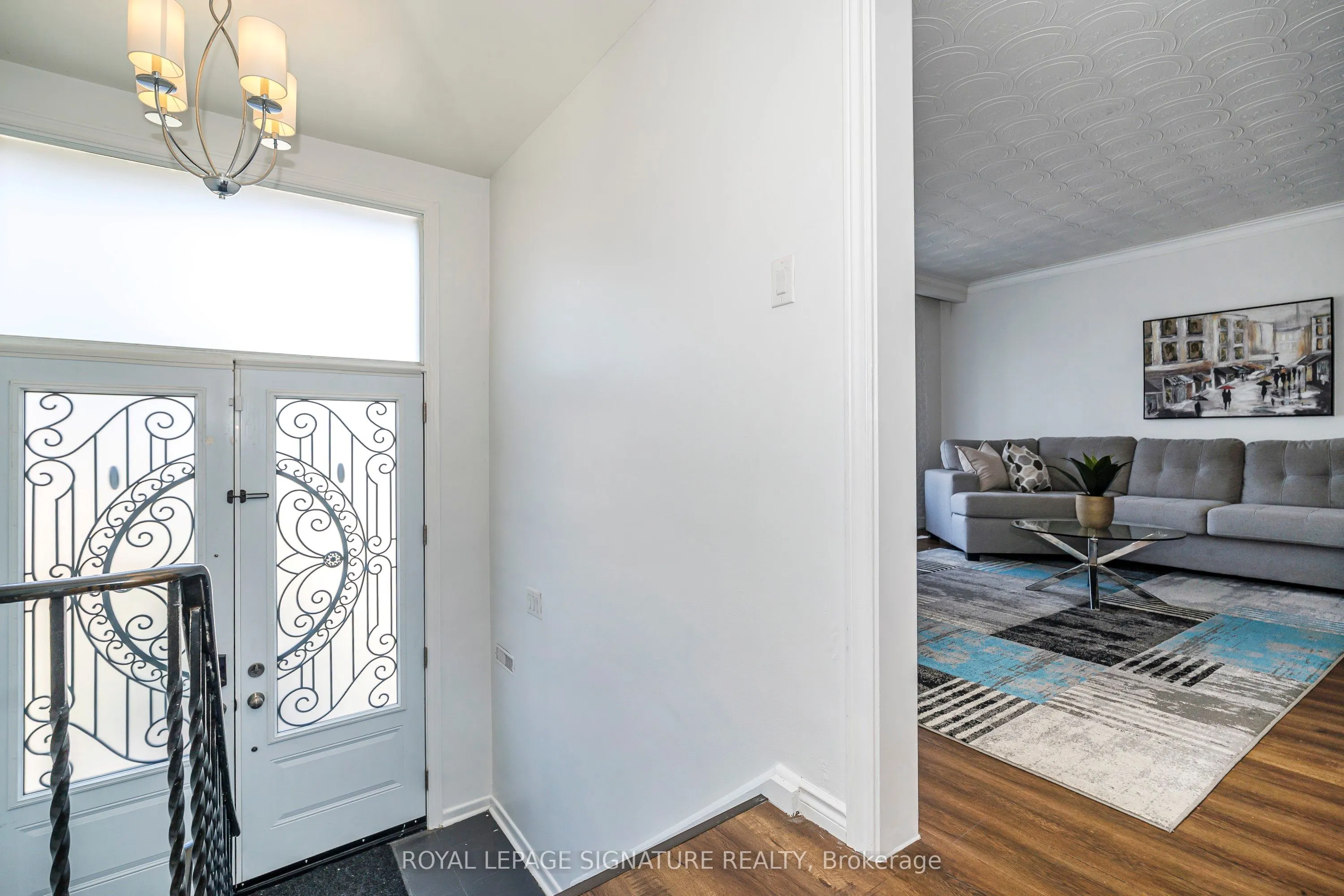 3562 Laddie Crescent