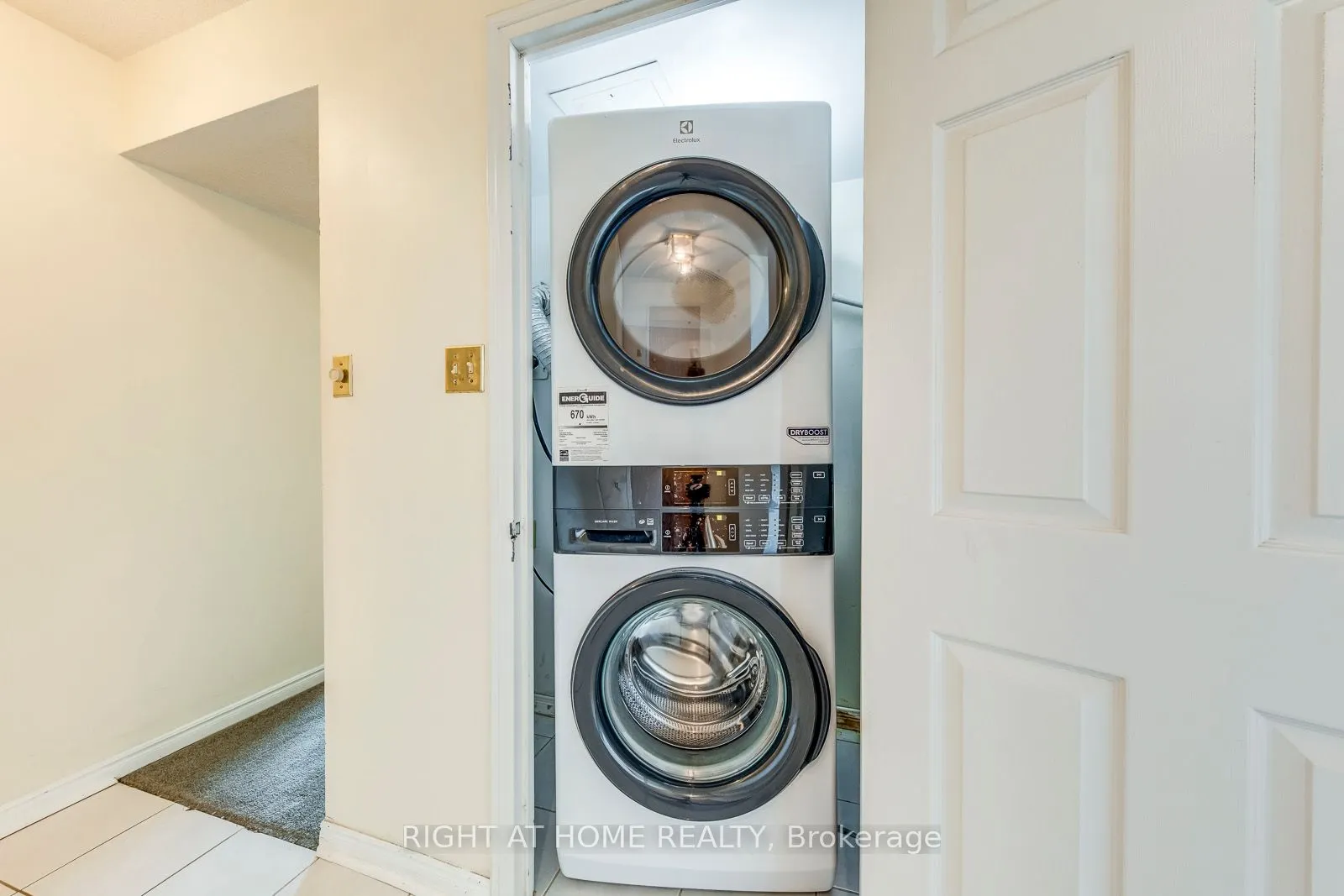 1360 Rathburn Road E #1603