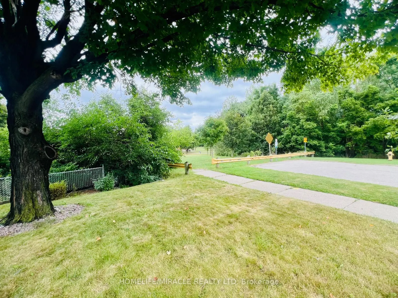 78 Wincott Drive W