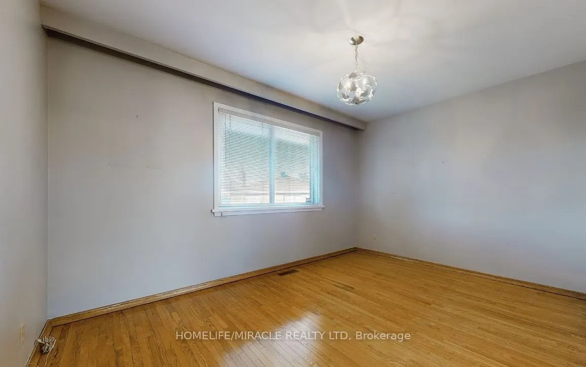 78 Wincott Drive W