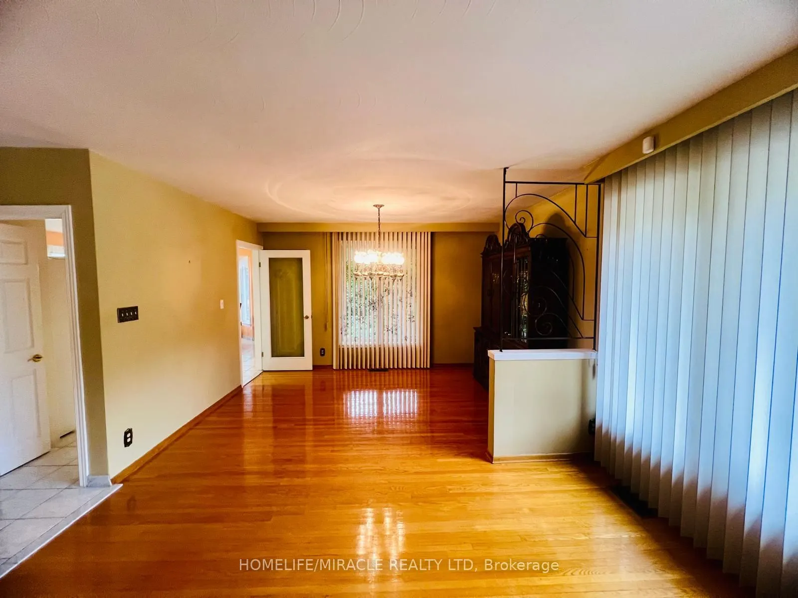 78 Wincott Drive W