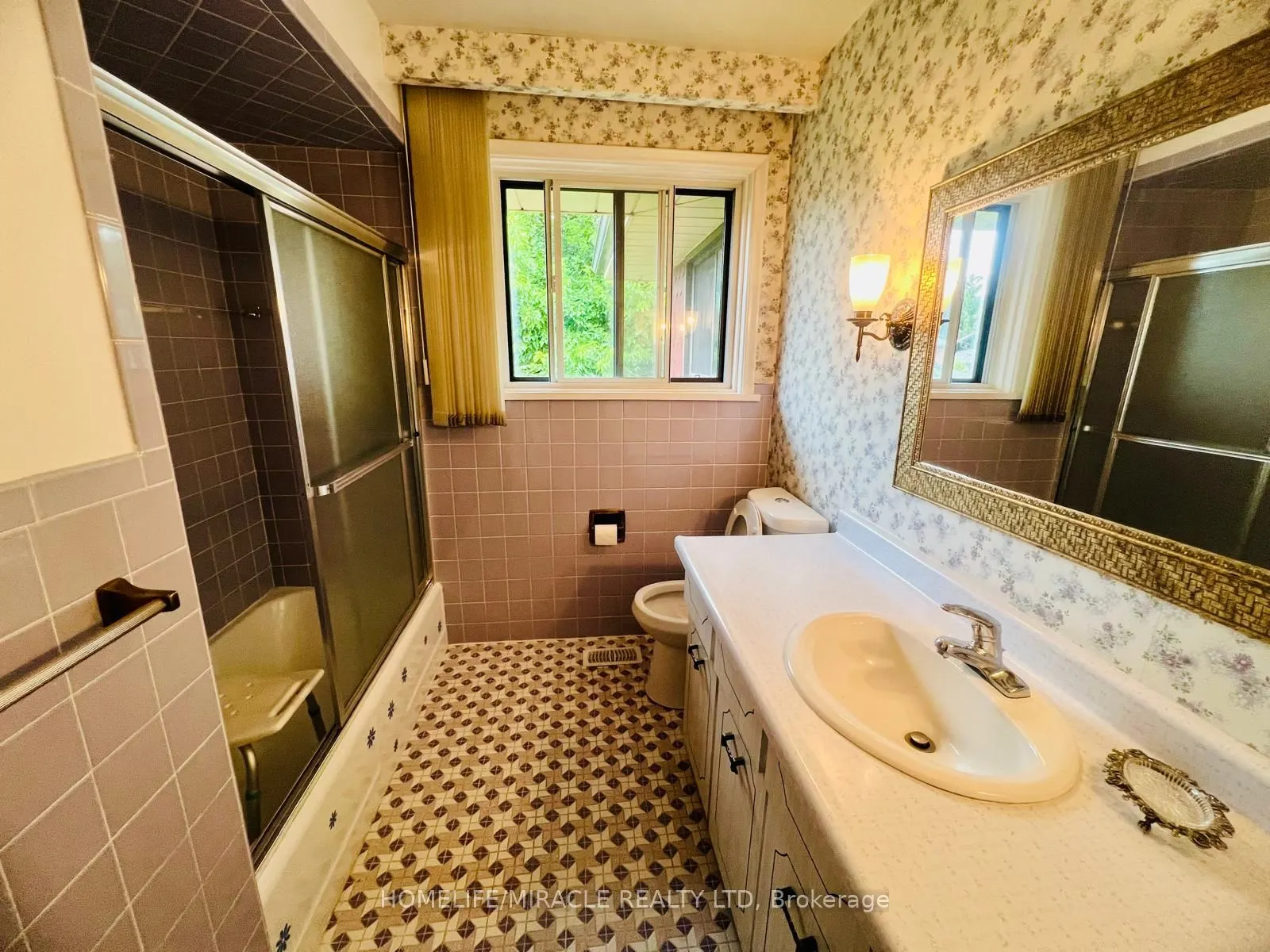 78 Wincott Drive W