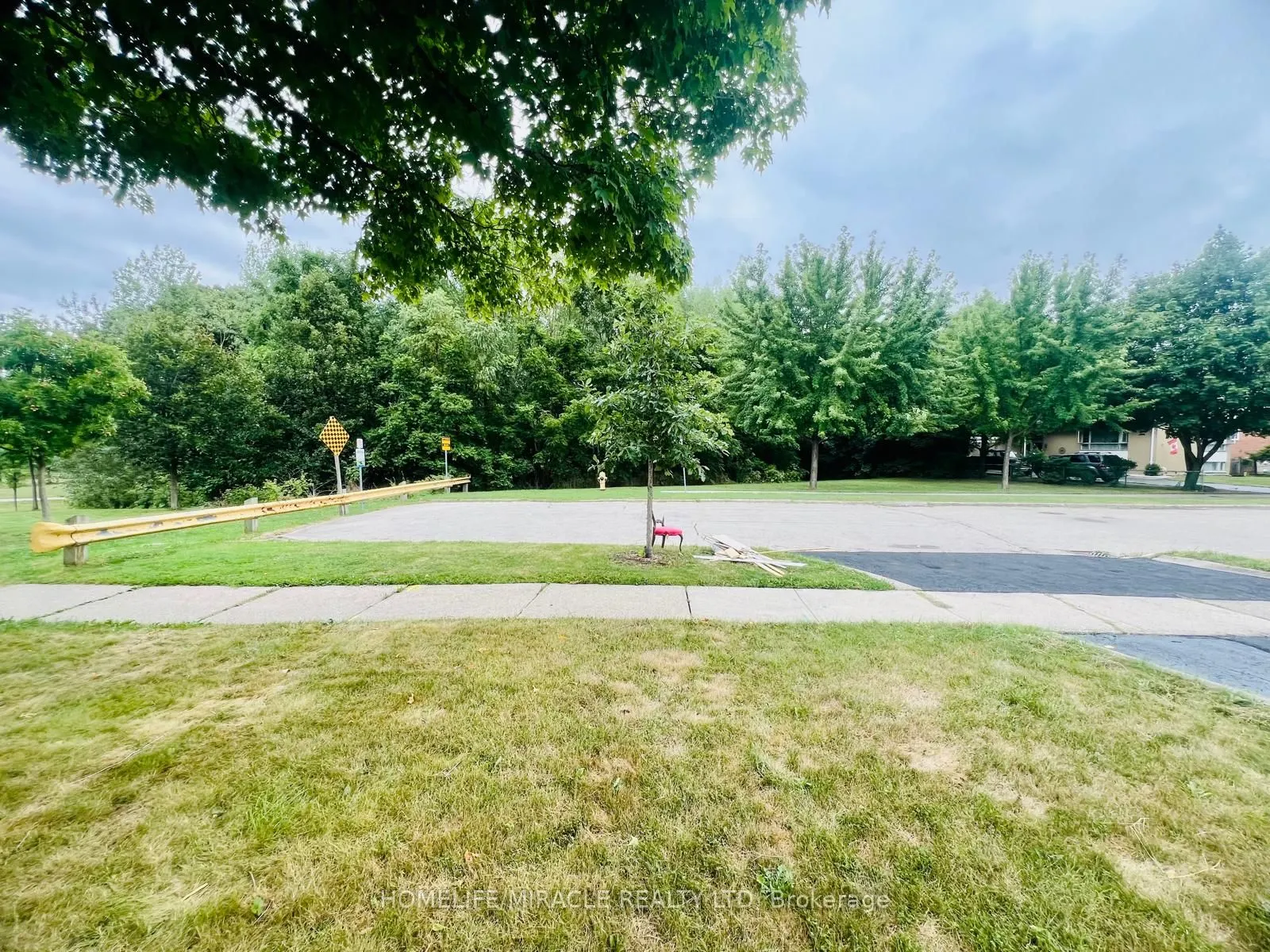 78 Wincott Drive W