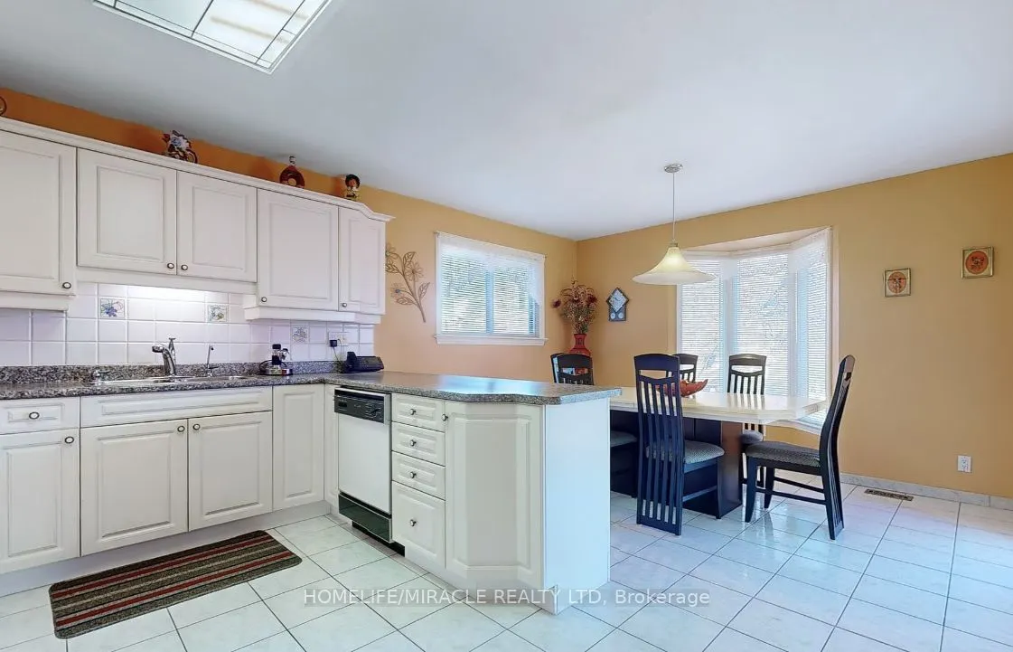 78 Wincott Drive W