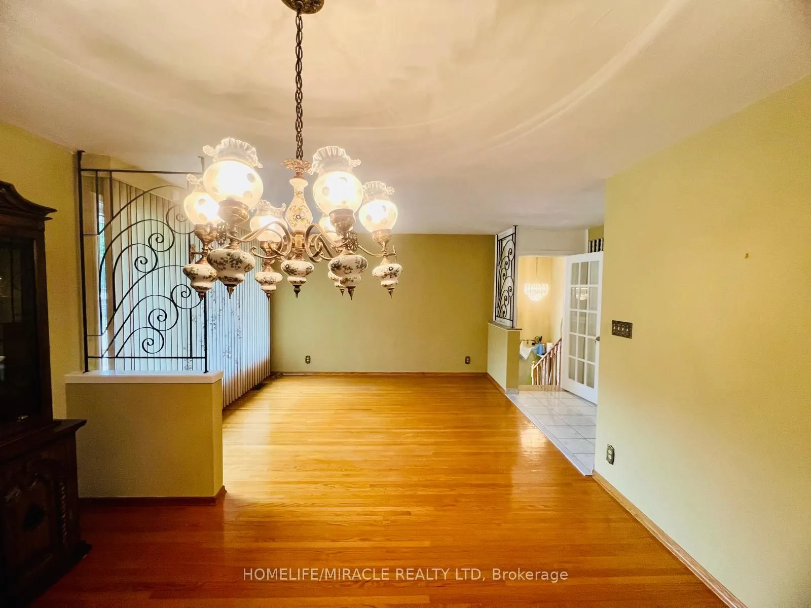 78 Wincott Drive W