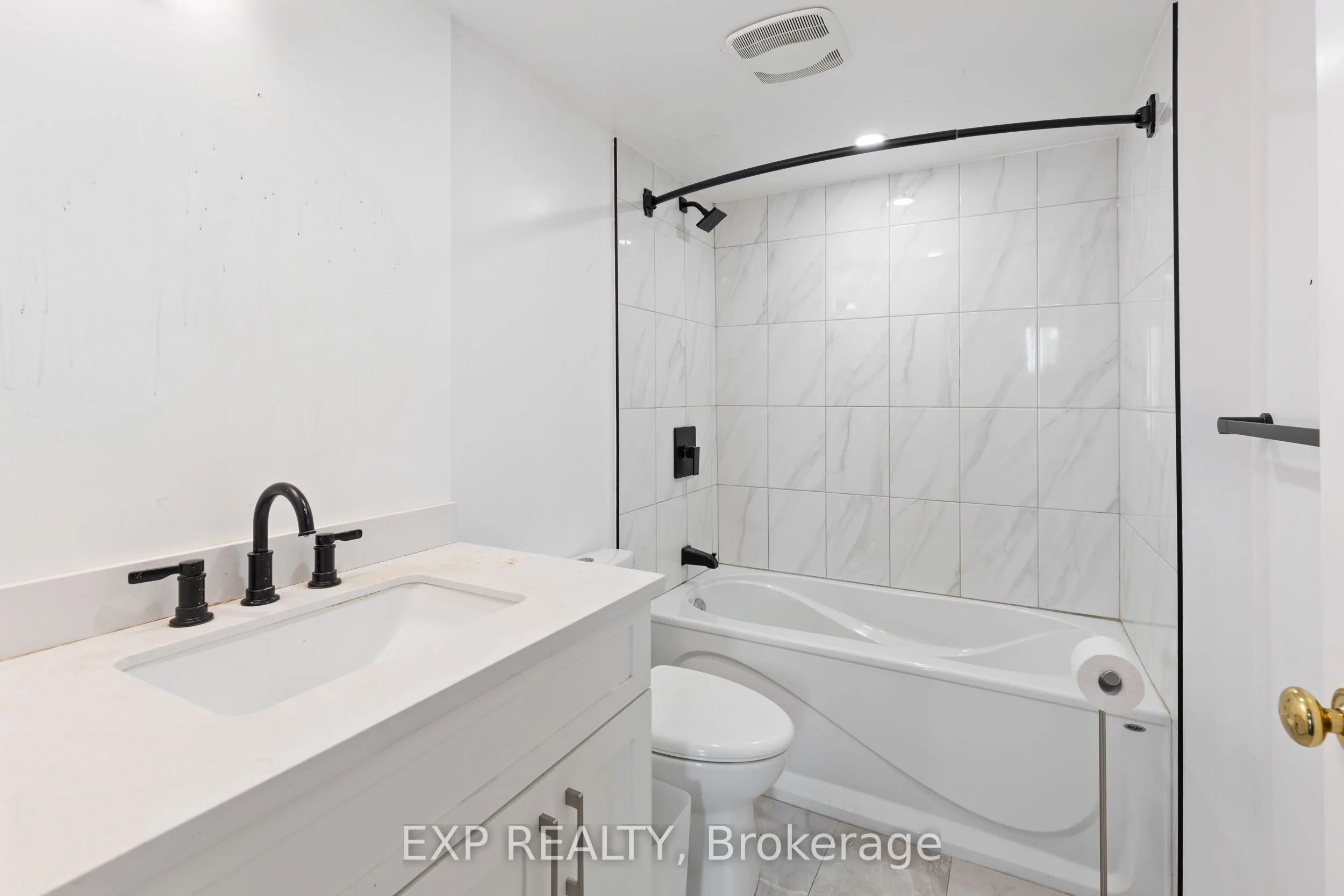 25 Fairview Road W, #707