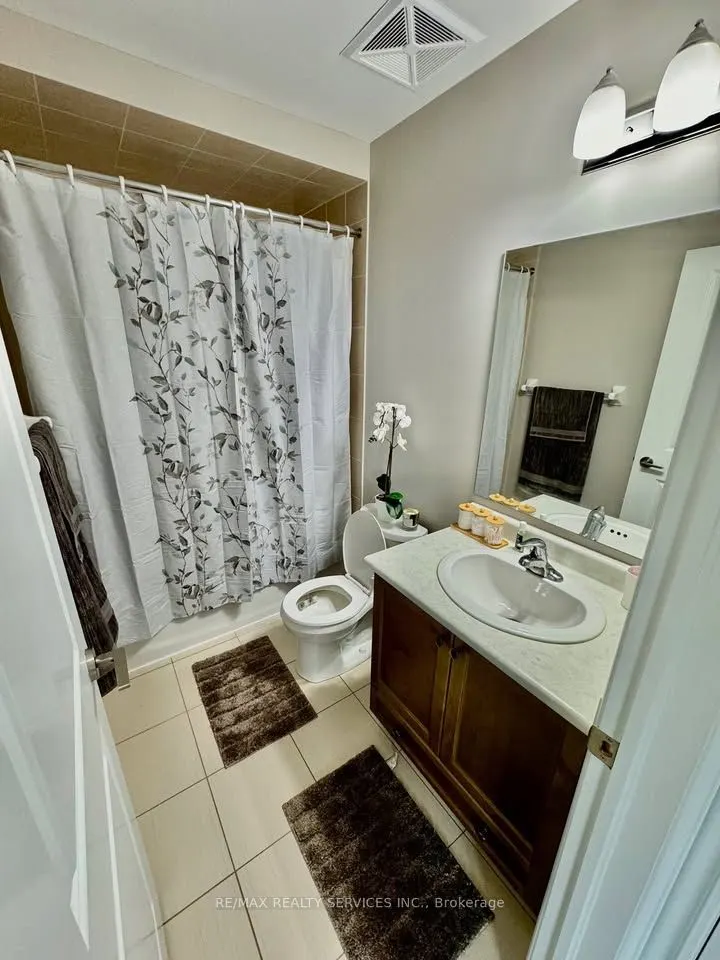 2339 Sawgrass Drive, #25