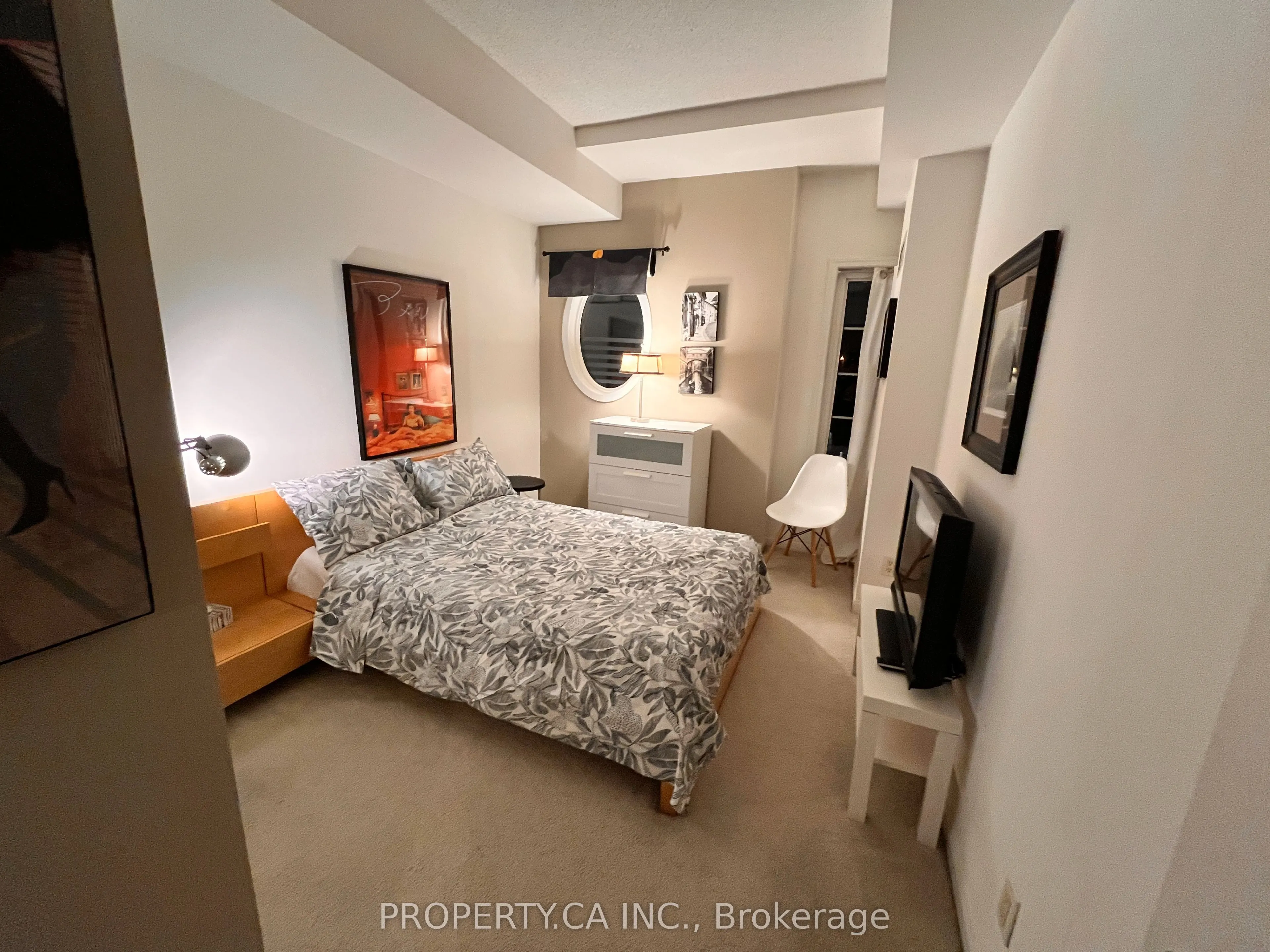 15 Windermere Avenue, #302