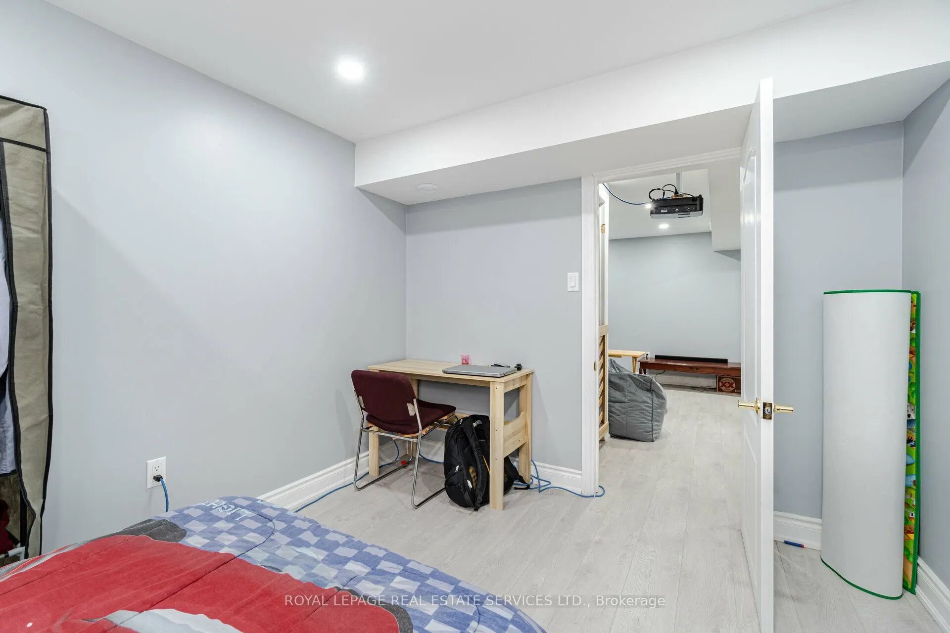 10 Mullis Crescent
