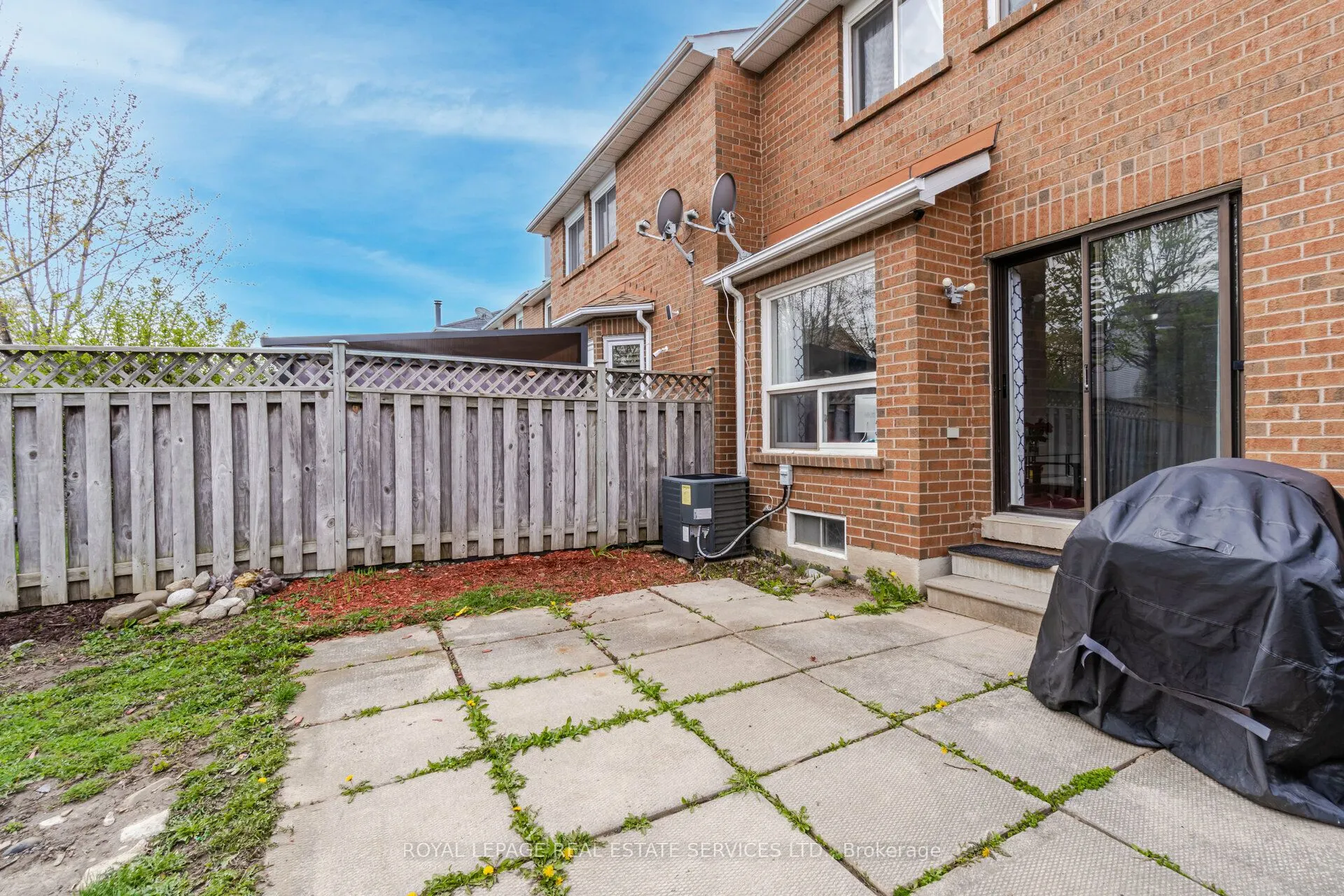 10 Mullis Crescent