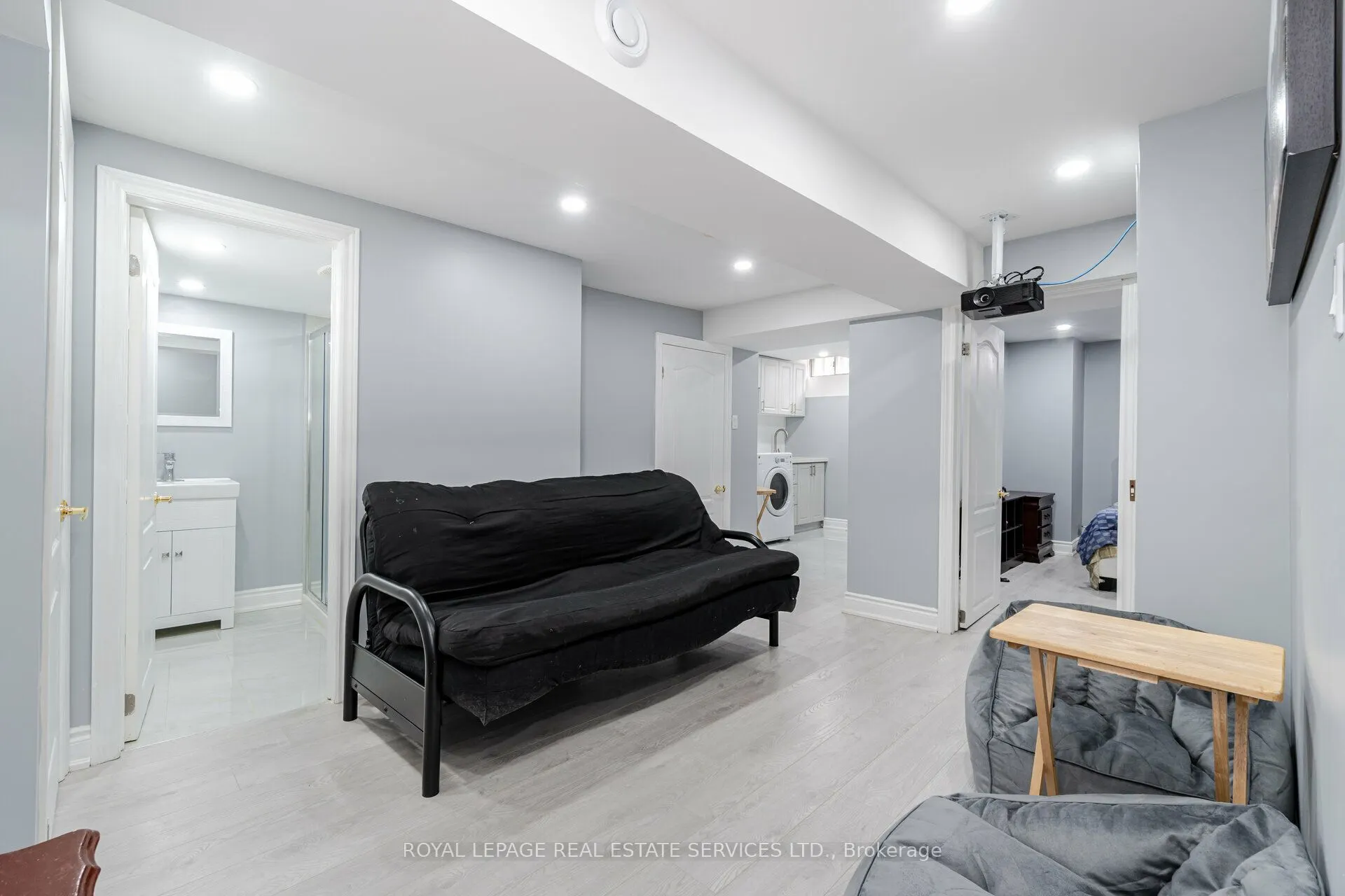 10 Mullis Crescent