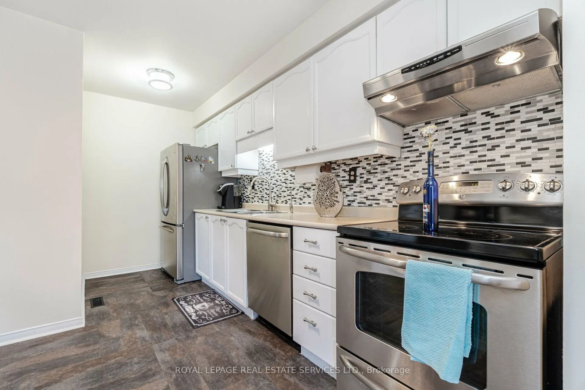 10 Mullis Crescent