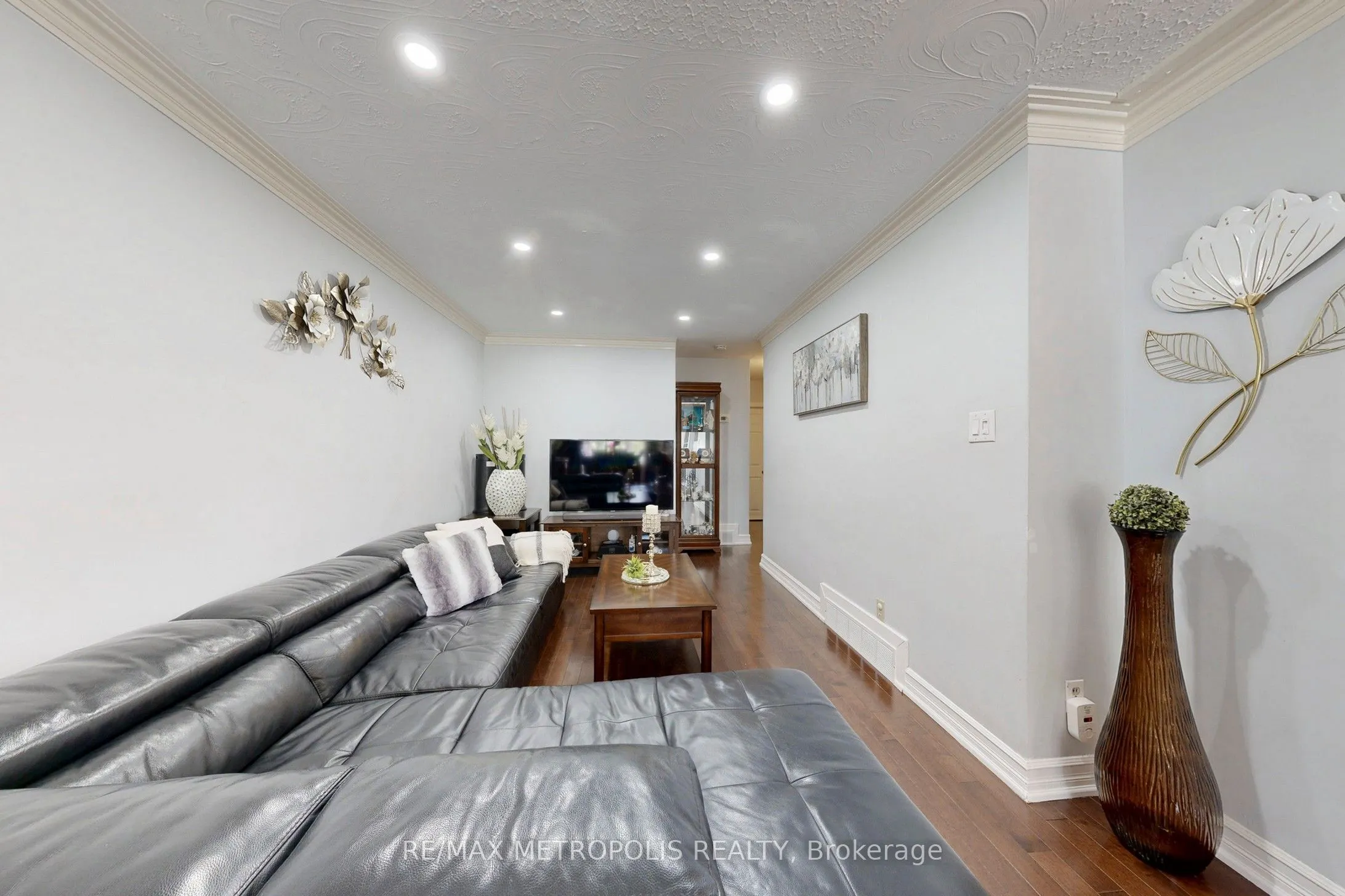 49 Magellan Drive