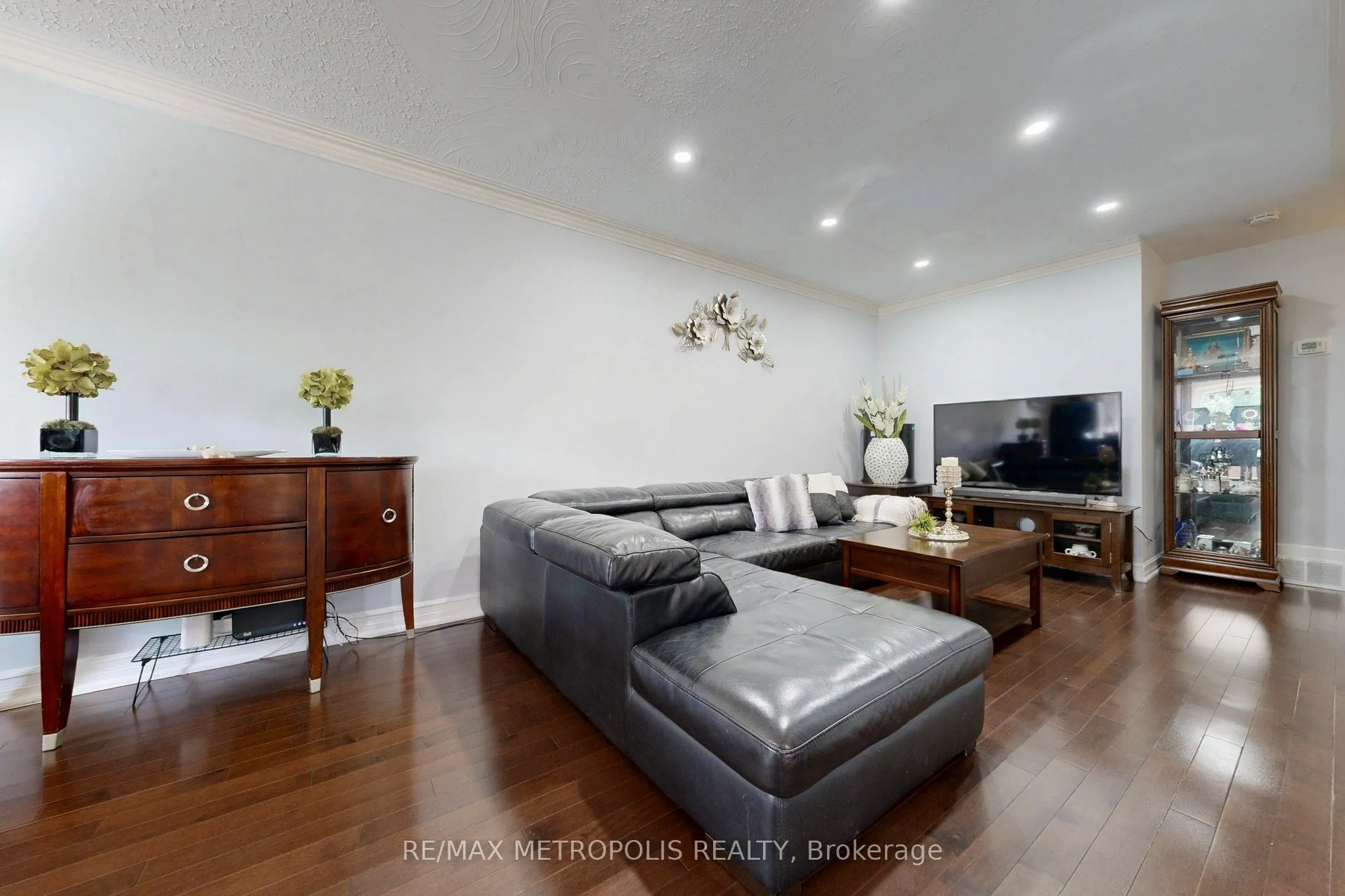 49 Magellan Drive