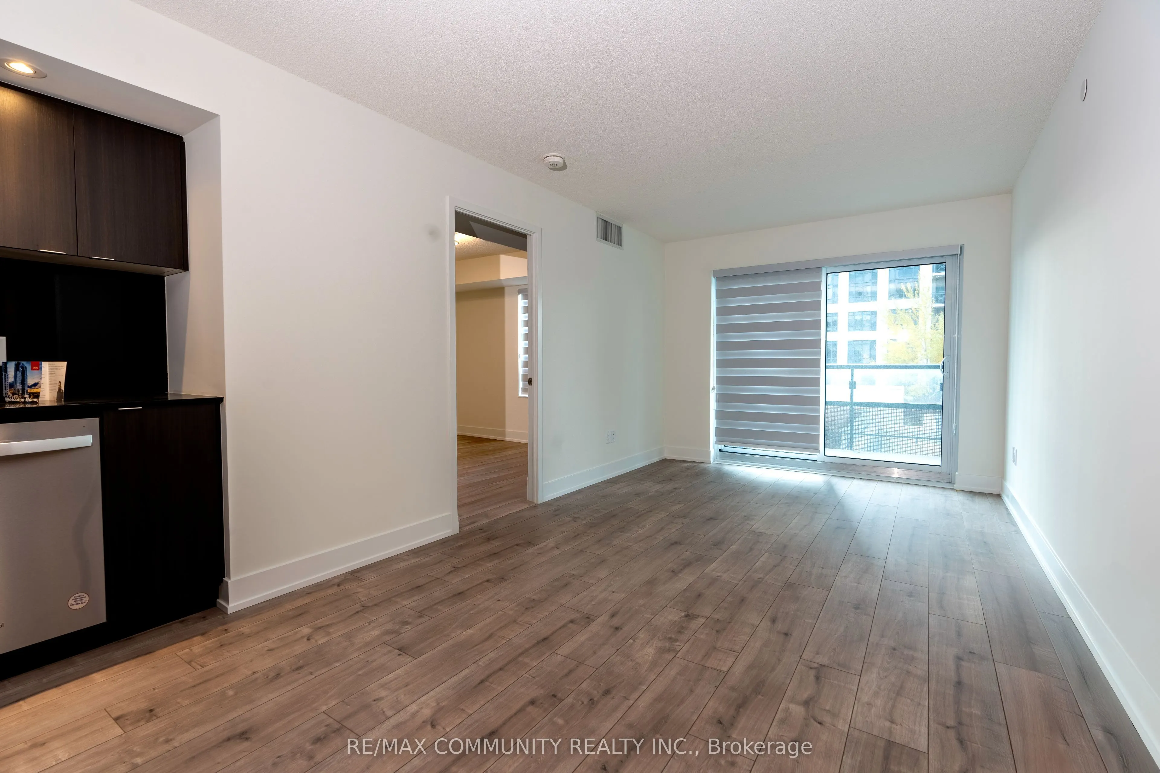 10 Eva Road, #301