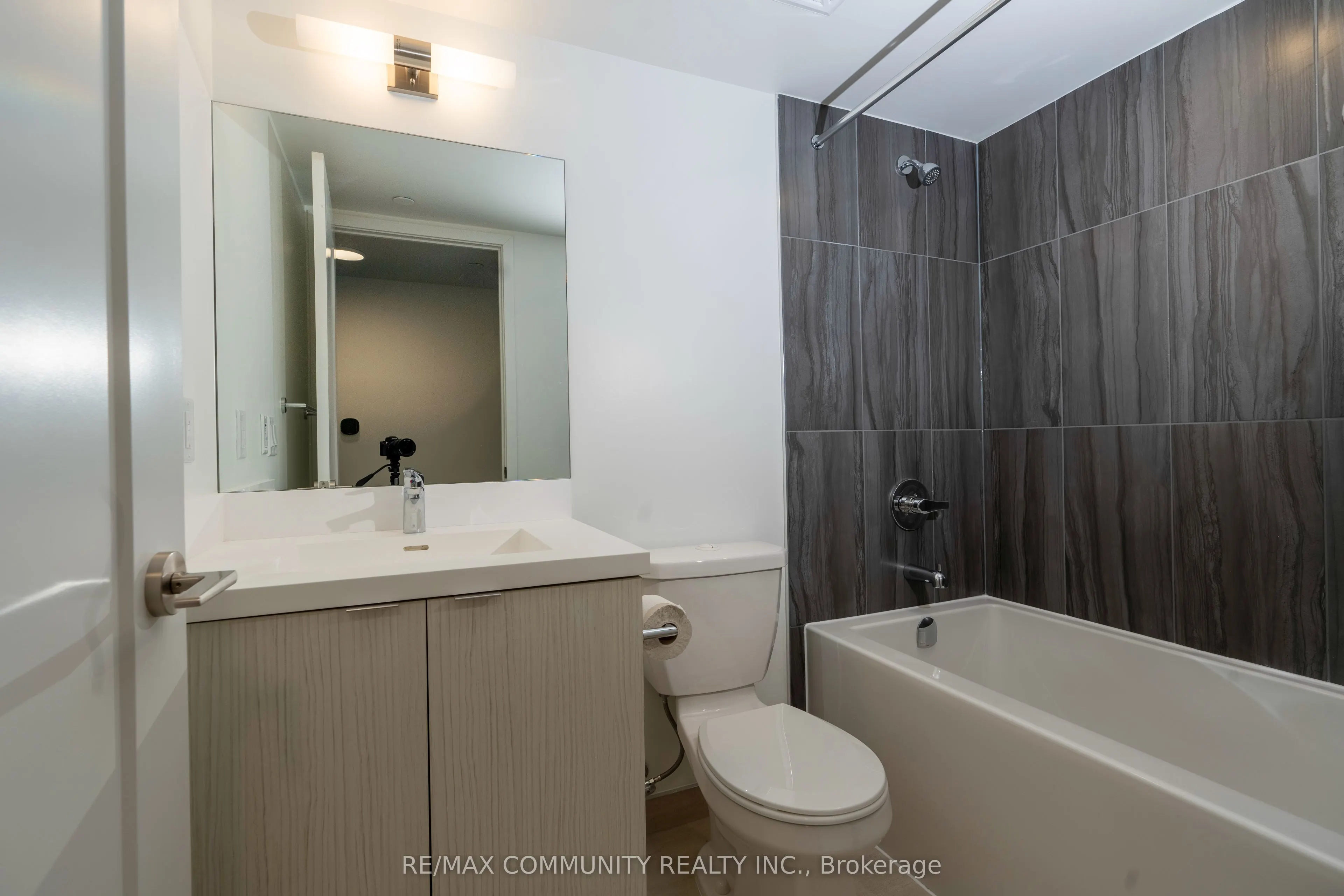10 Eva Road, #301