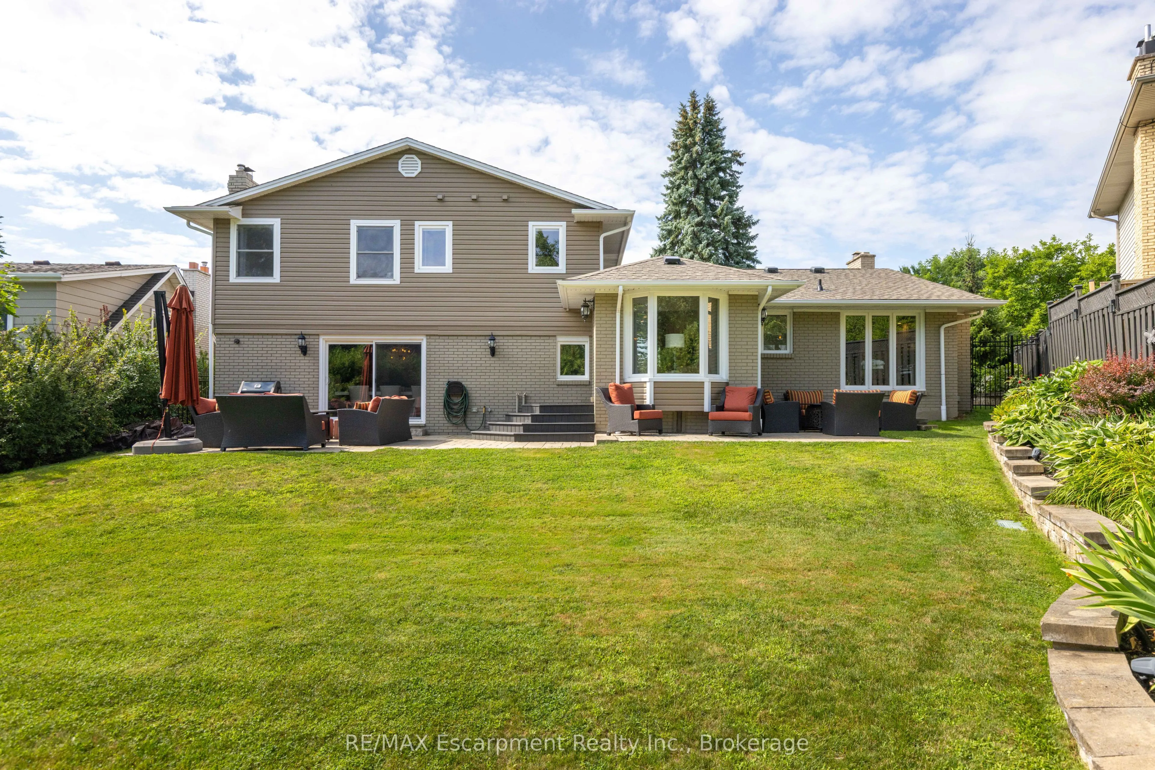 2119 Agincourt Crescent
