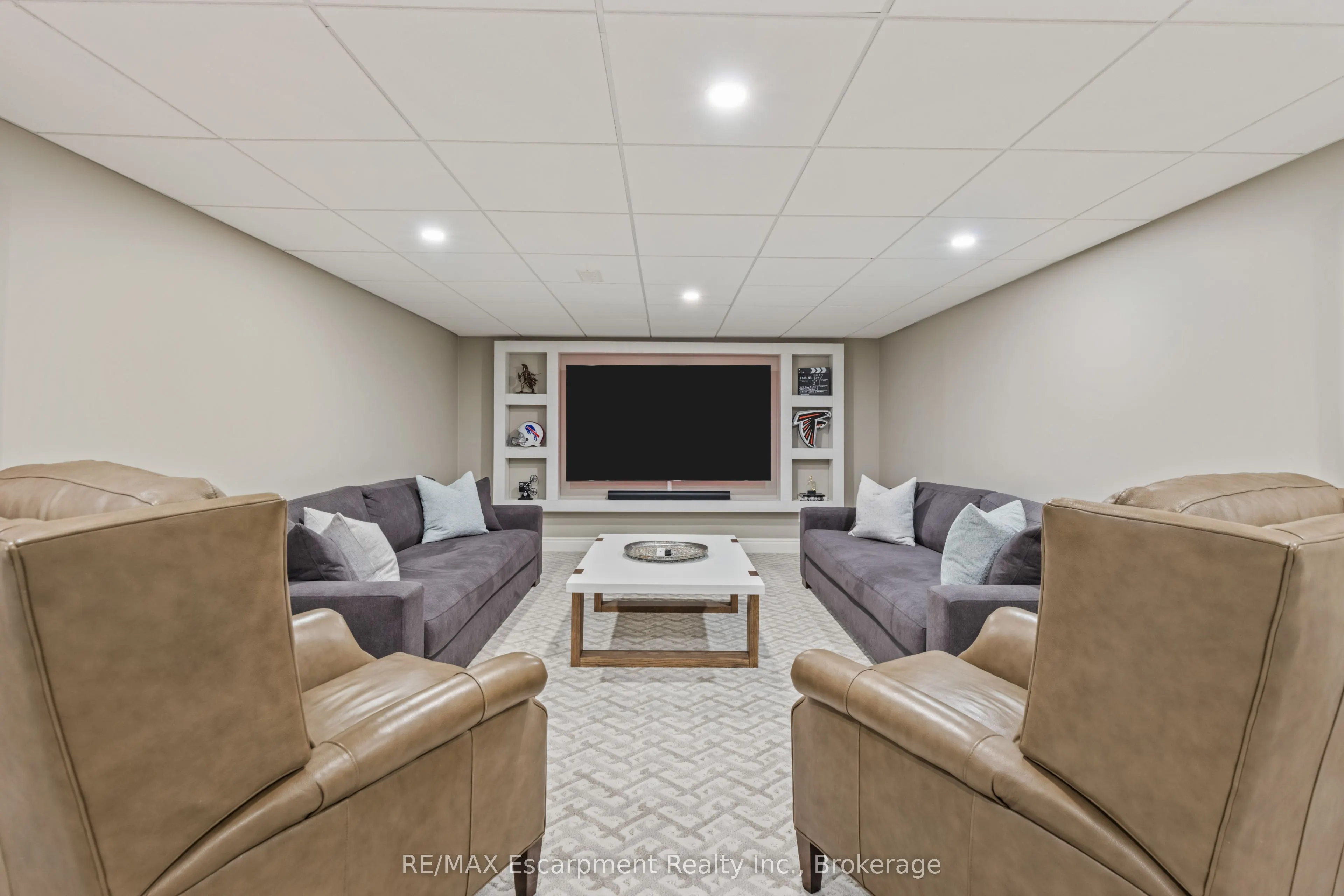 2119 Agincourt Crescent