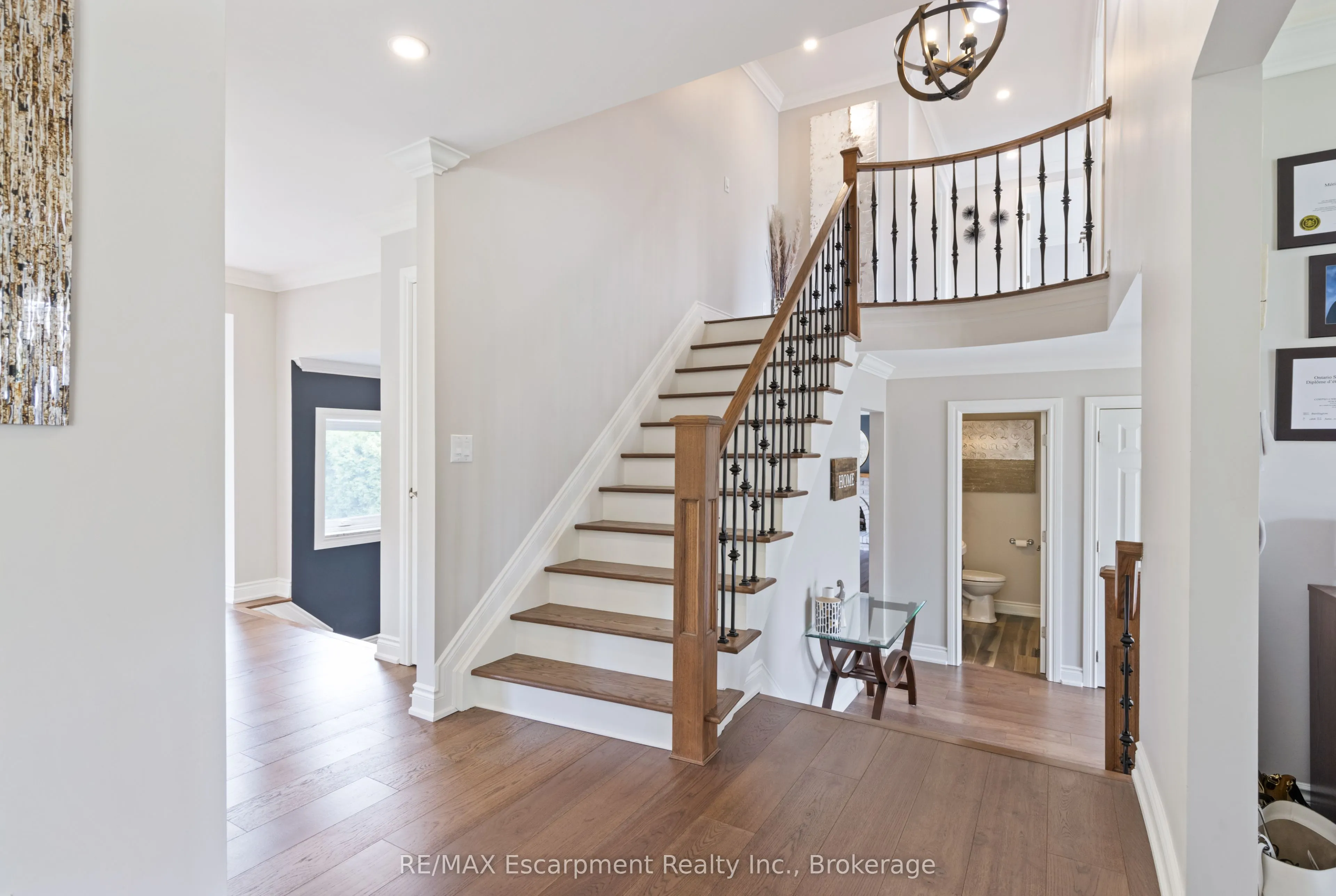 2119 Agincourt Crescent
