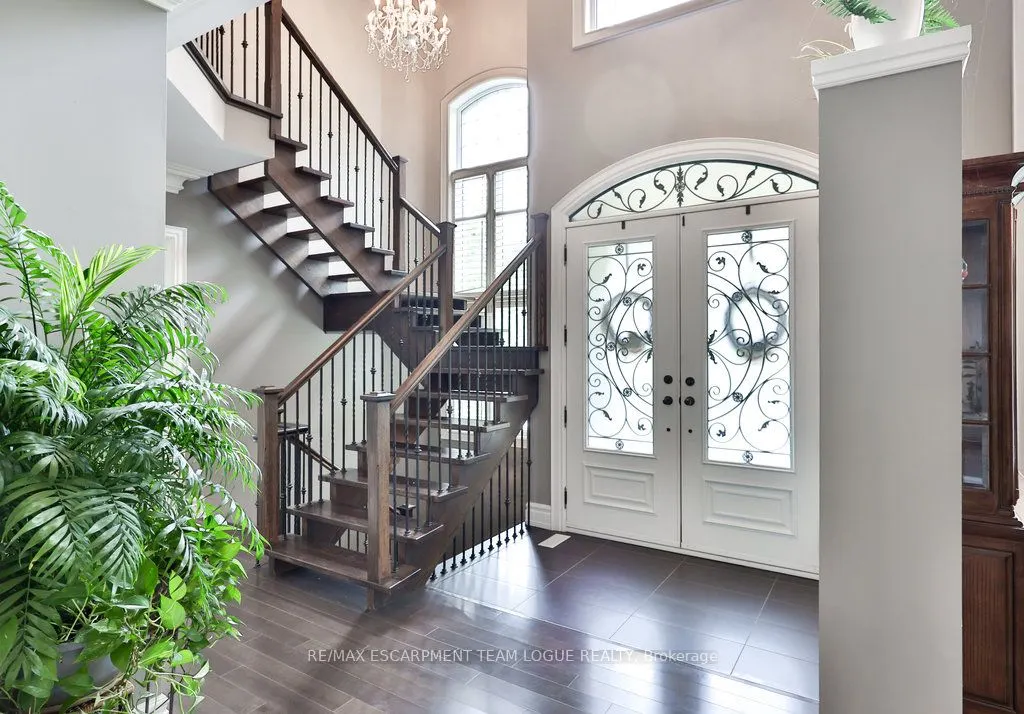 2229 Lakeshore Road