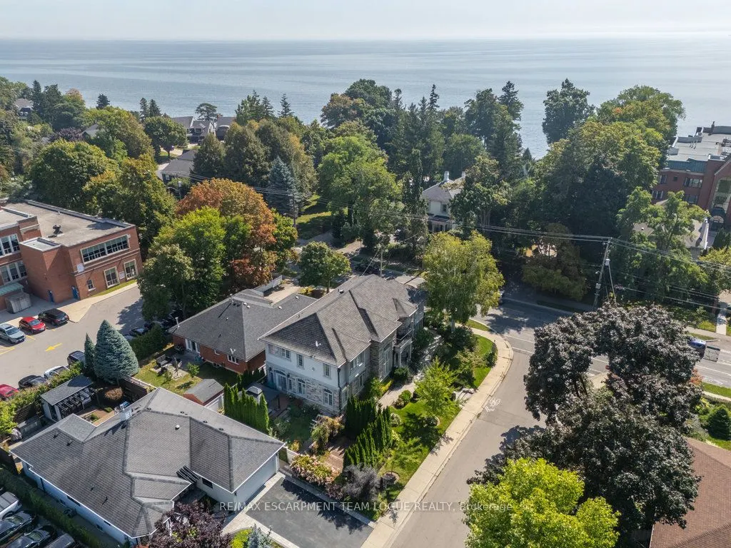 2229 Lakeshore Road