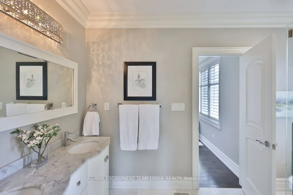 2229 Lakeshore Road