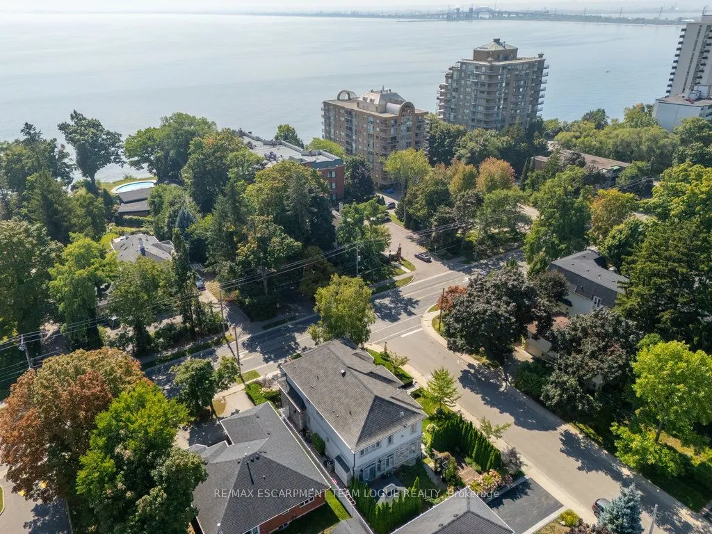 2229 Lakeshore Road