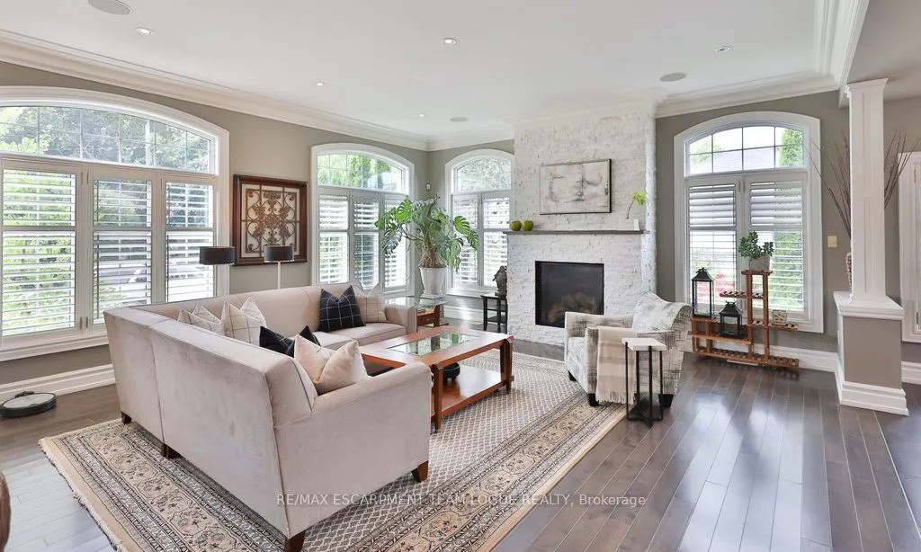 2229 Lakeshore Road