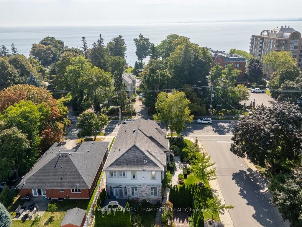 2229 Lakeshore Road