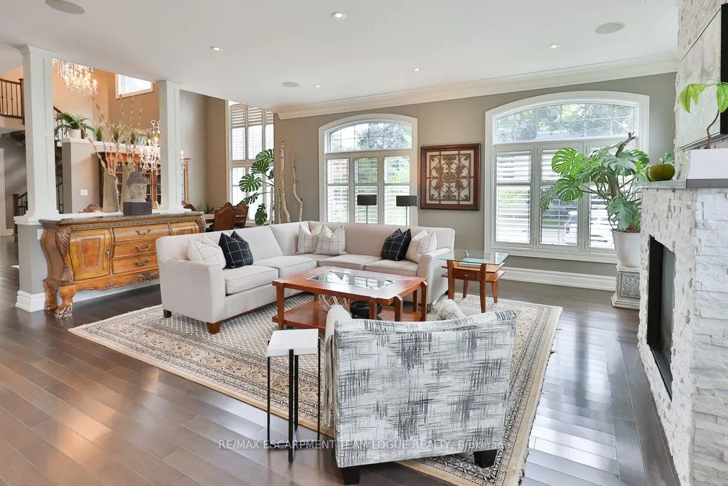 2229 Lakeshore Road