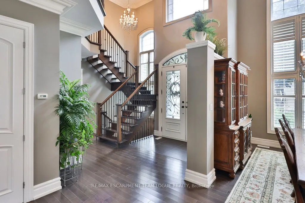 2229 Lakeshore Road