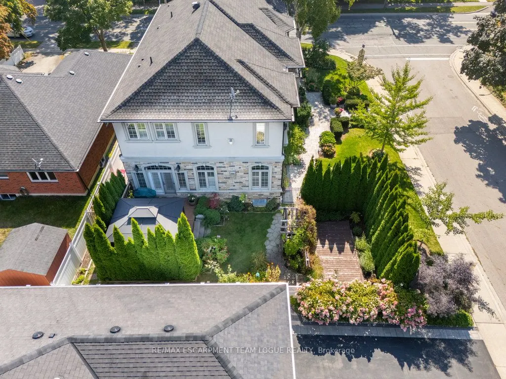 2229 Lakeshore Road
