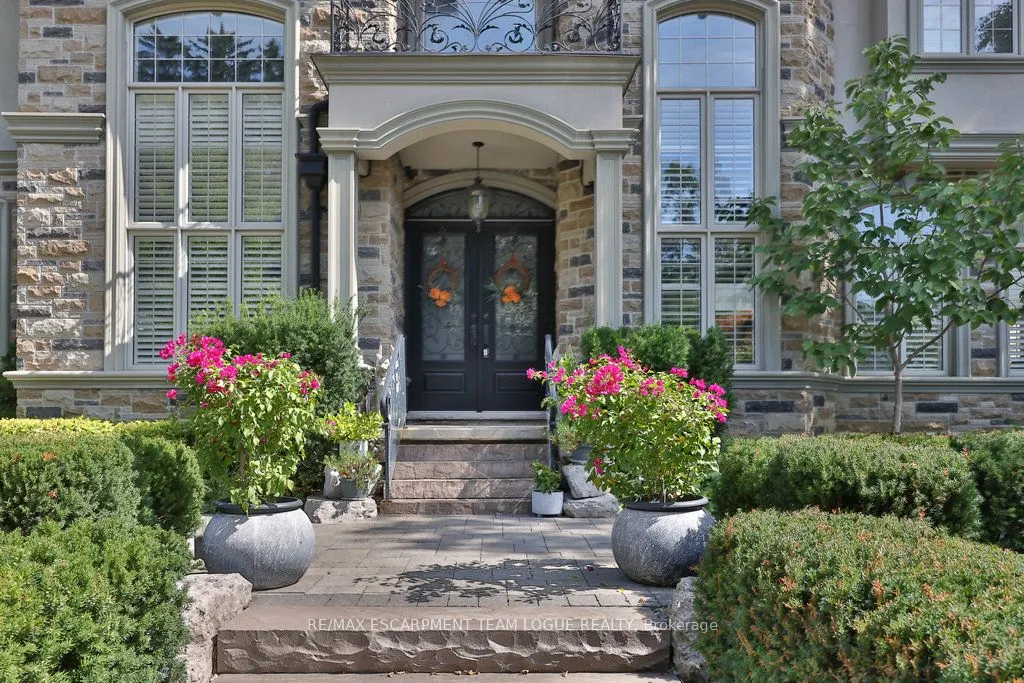 2229 Lakeshore Road