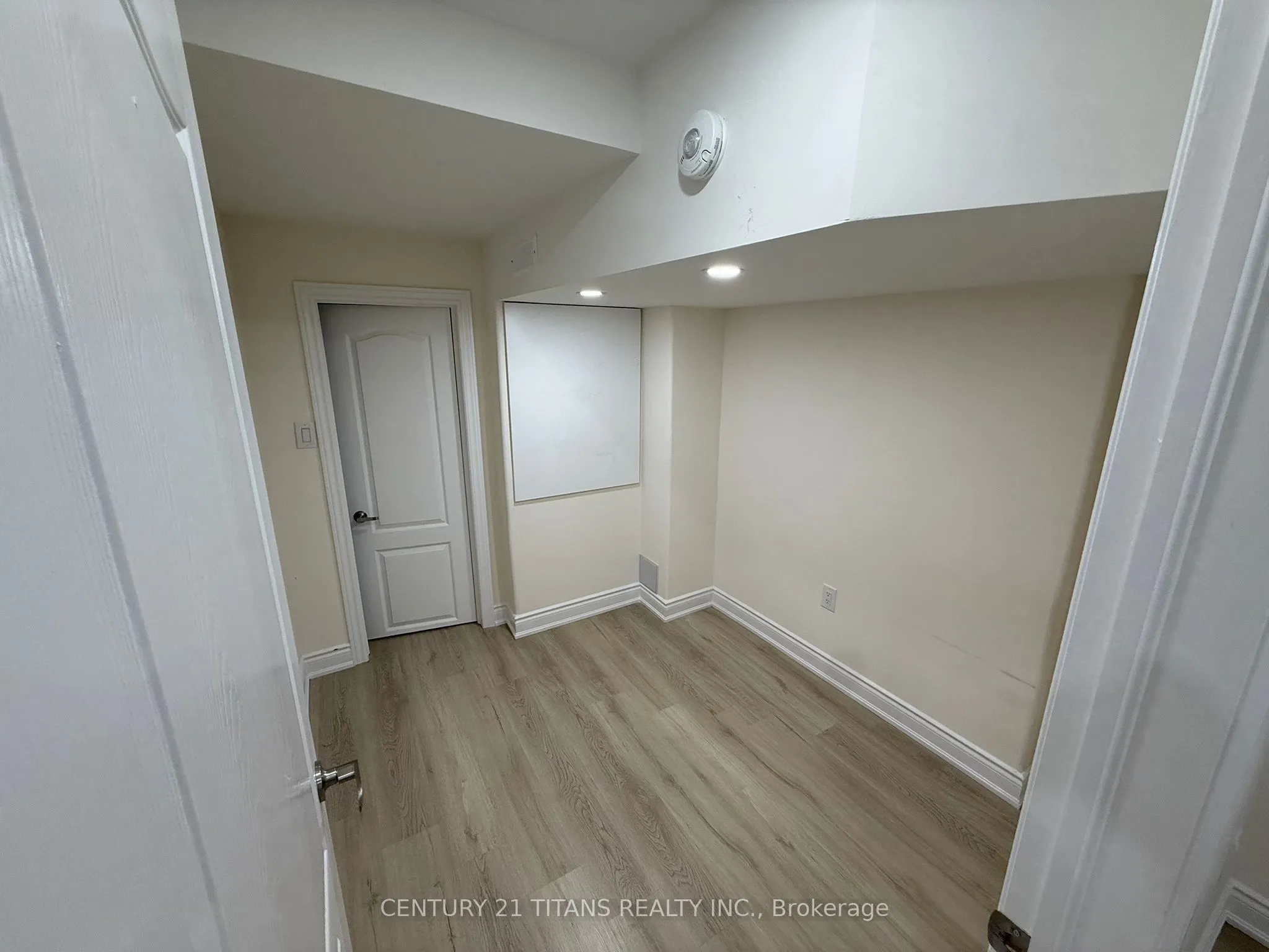 207 Clockwork Drive, #Basement