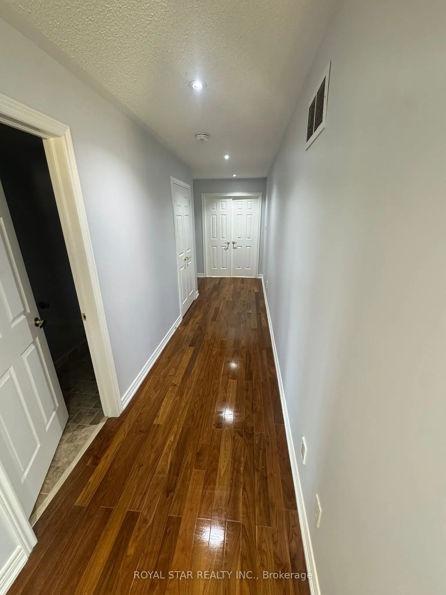 300 Wrigglesworth Crescent